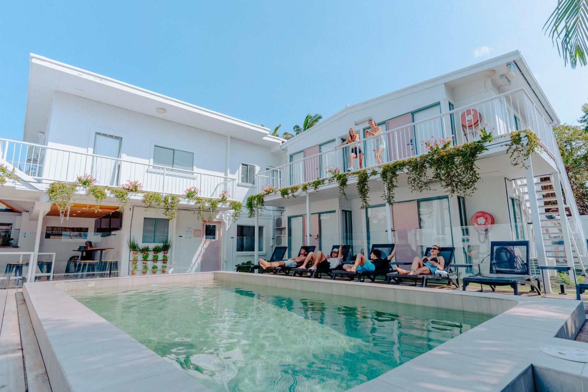 Surf Boutique Backpackers - Free Breakfast Gold Coast