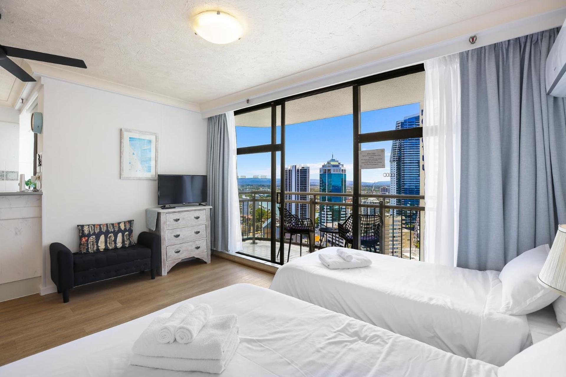 1 Bedroom And 1 Living Family Gold Coast