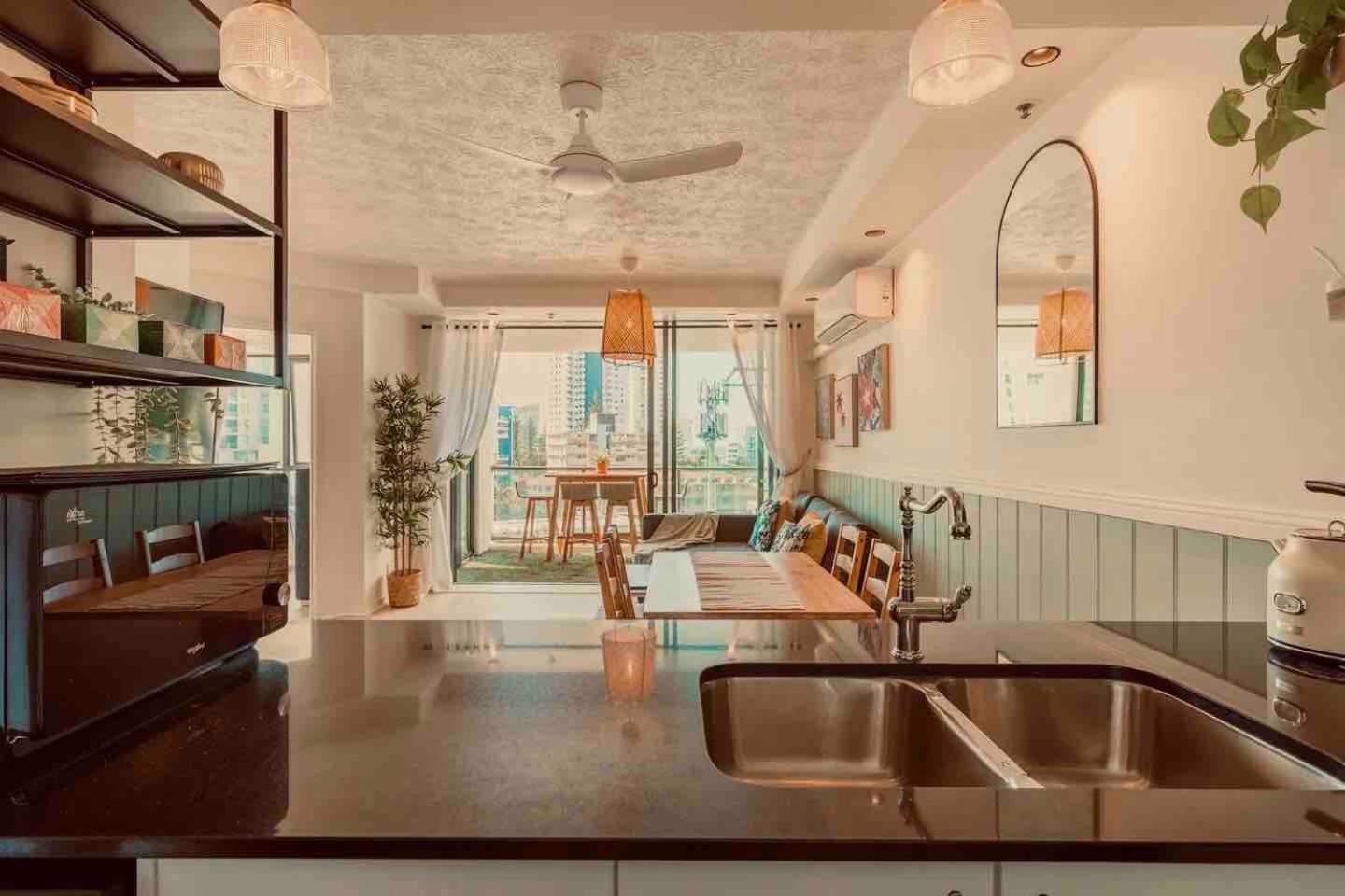 New Modern Deco' Apartment, With View, Pool, And Sauna Apartment Gold Coast