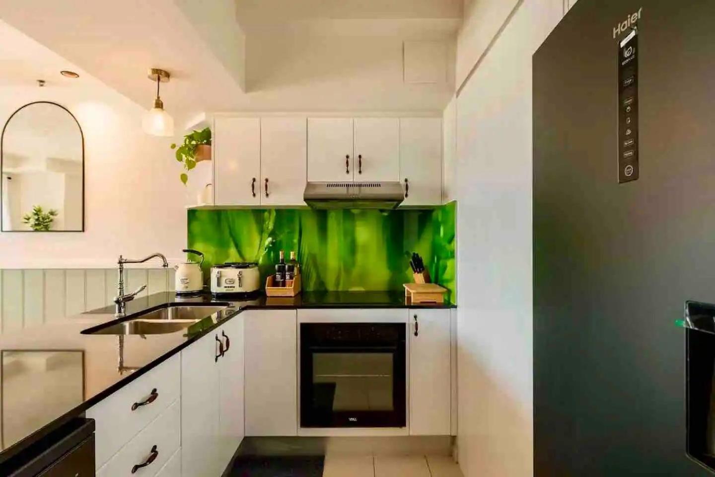 New Modern Deco' Apartment, With View, Pool, And Sauna