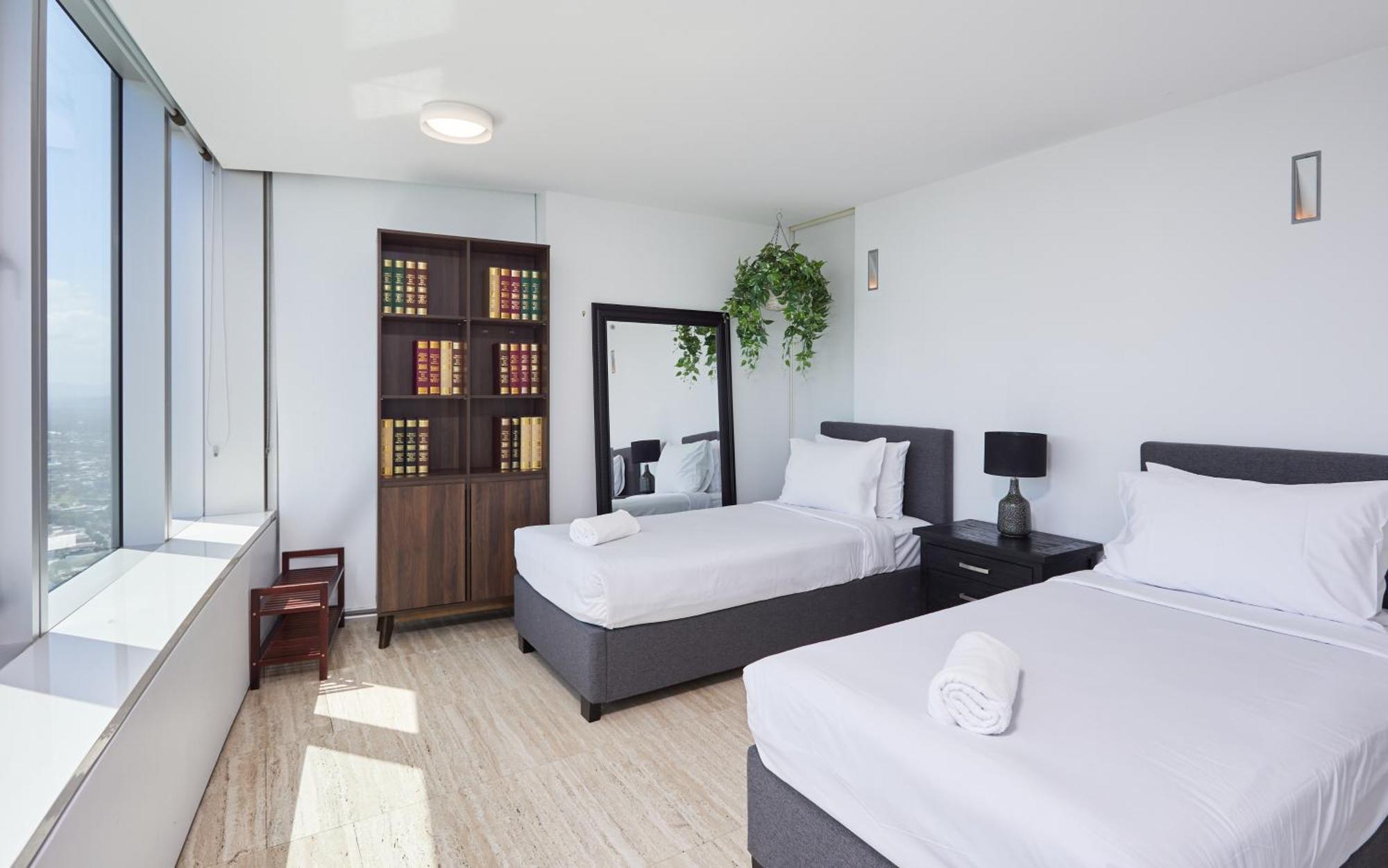 Serain Residences On 9 Hamilton Avenue *