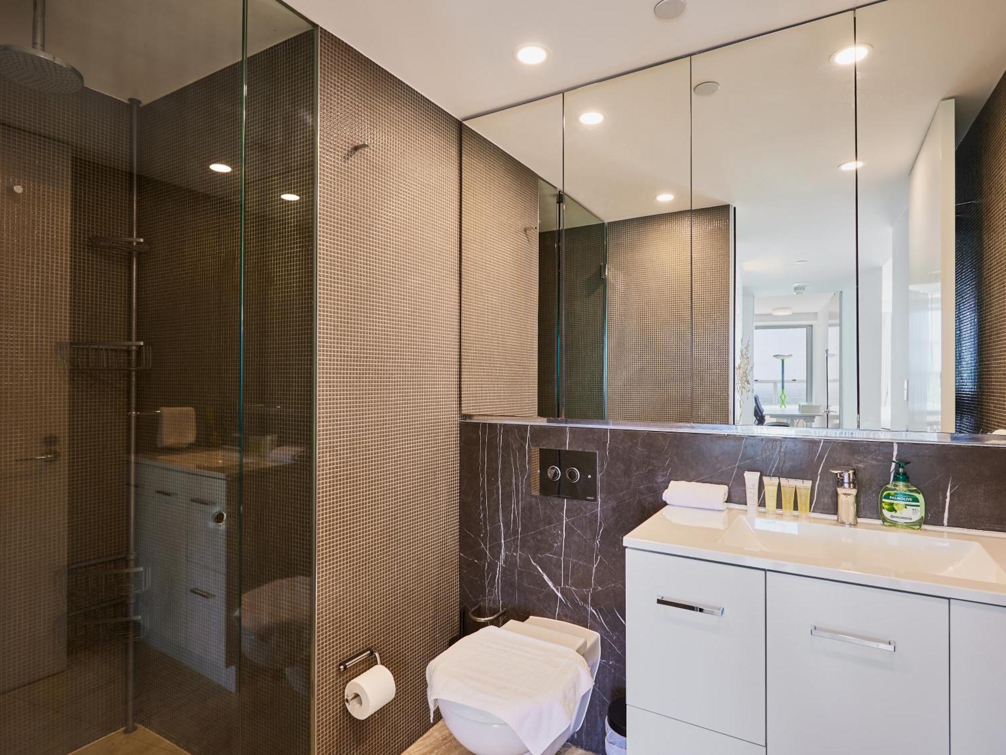 Serain Residences On 9 Hamilton Avenue *