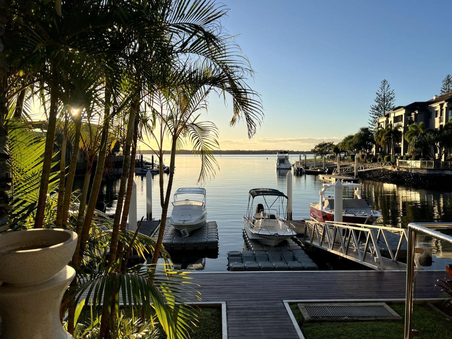 Waterfront Oasis In Runaway Bay - Coasthm Apartment Gold Coast
