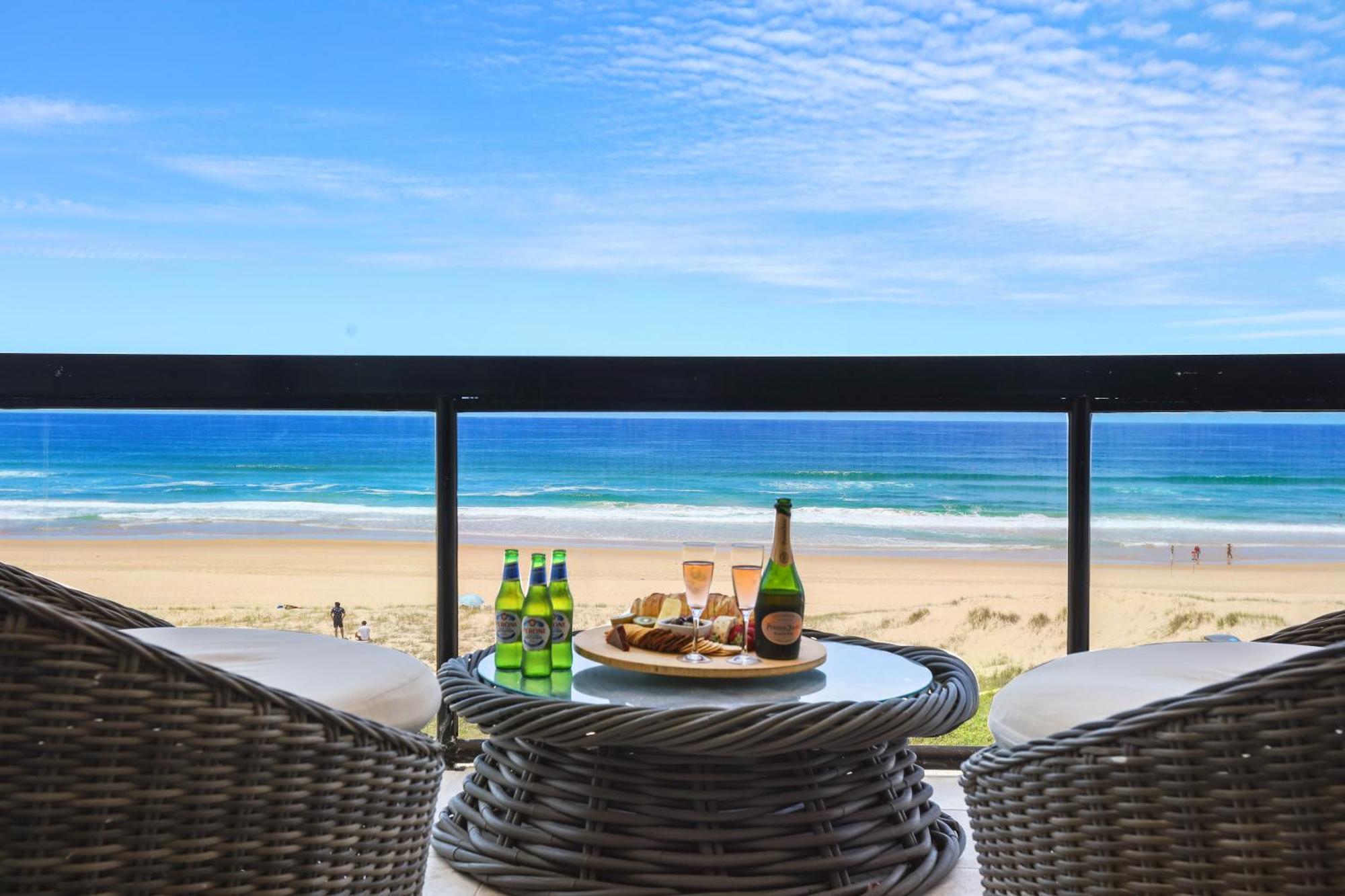 Salty Joe's Beachfront Retreat Apartment