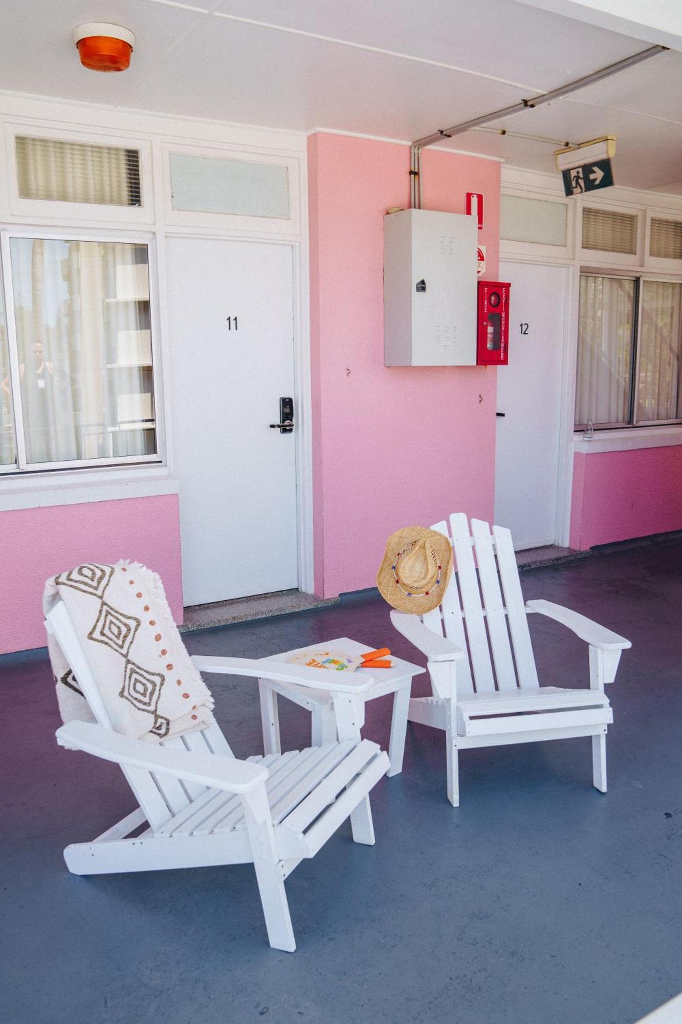 The Pink Coolangatta Hotel 4*