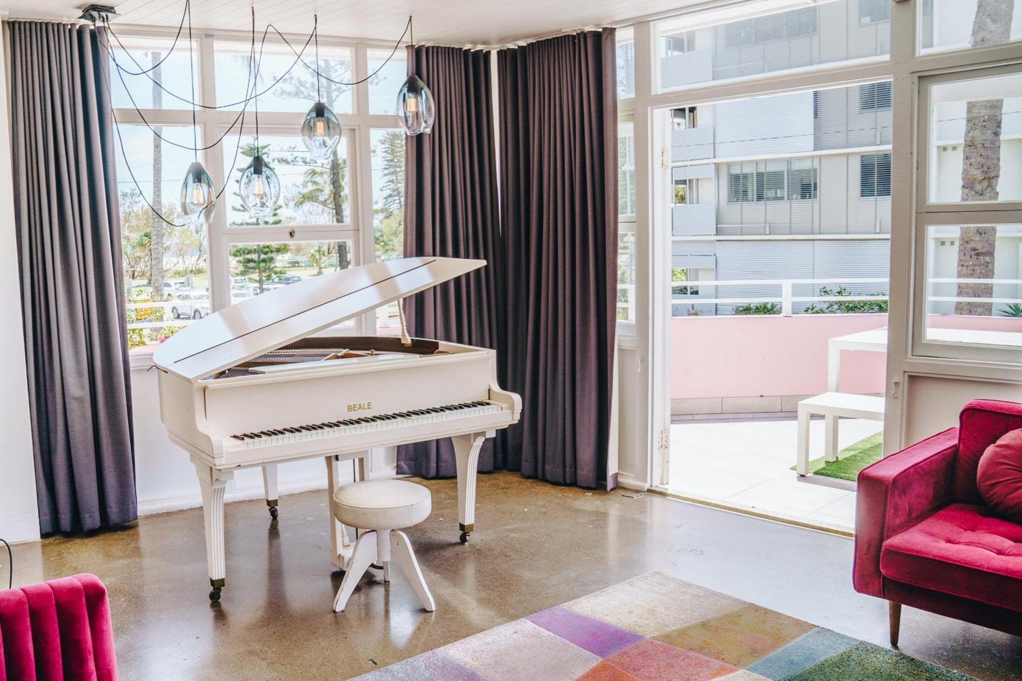 The Pink Coolangatta 4*