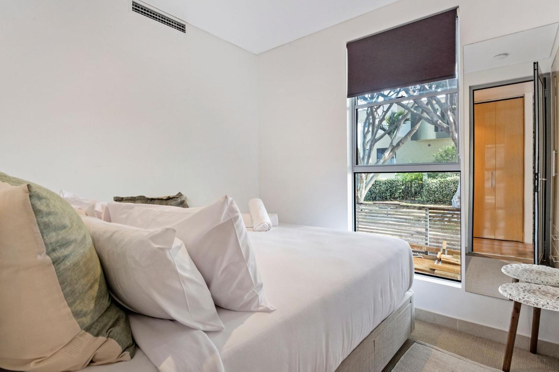 Apartment Waterfront Oasis In Runaway Bay - Coasthm *