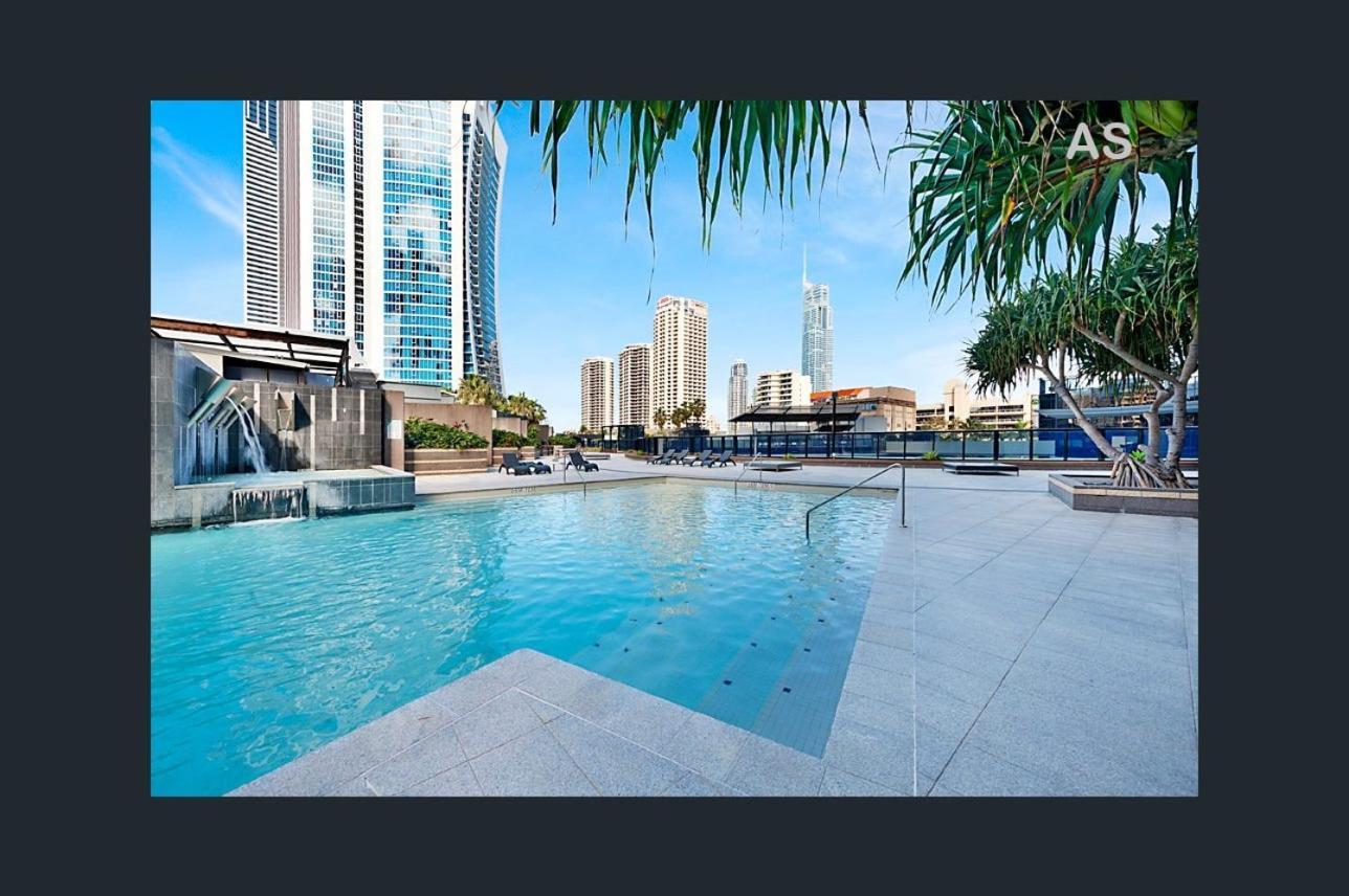 Circle On Cavill - Private - Gold Coast