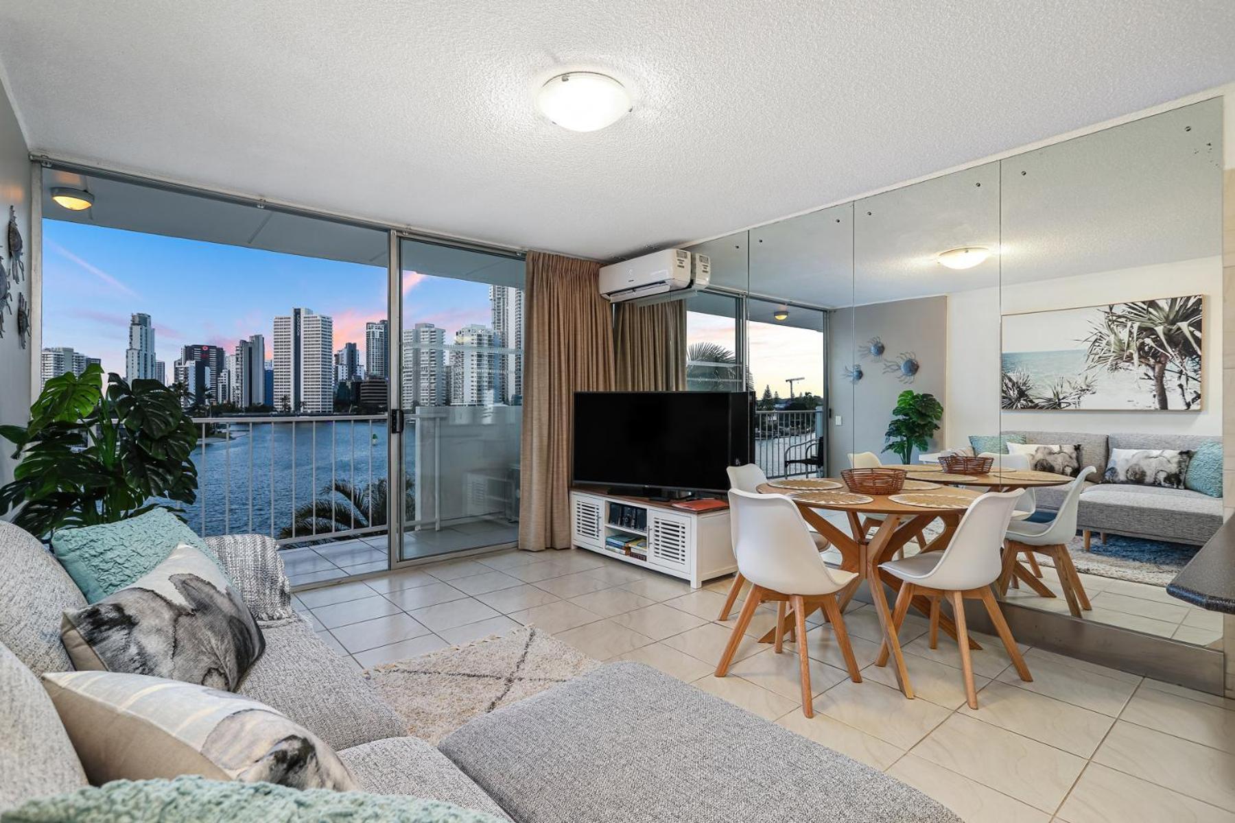 Apartment Amazing Water Views Surfers Paradise *