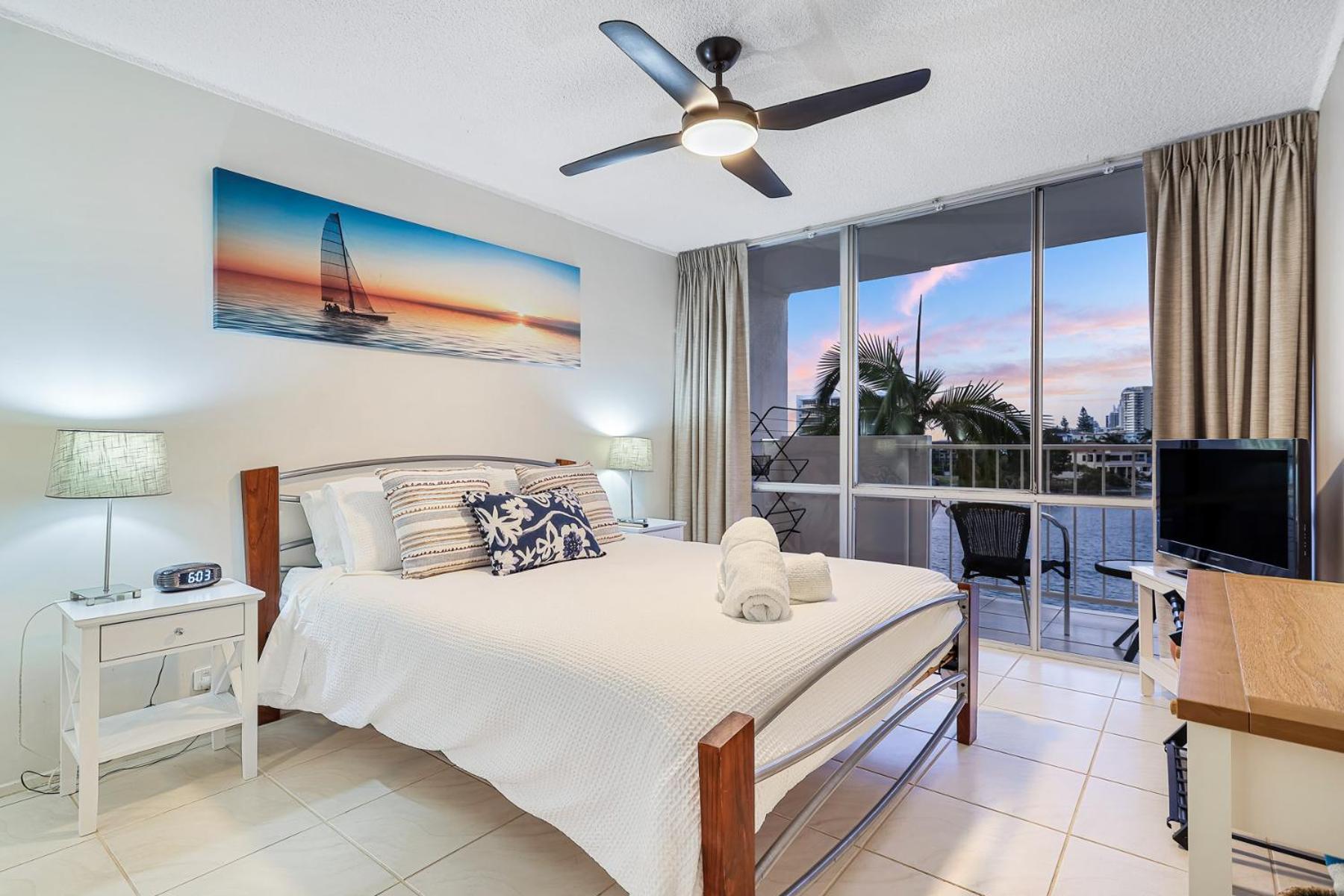 Apartment Amazing Water Views Surfers Paradise Gold Coast