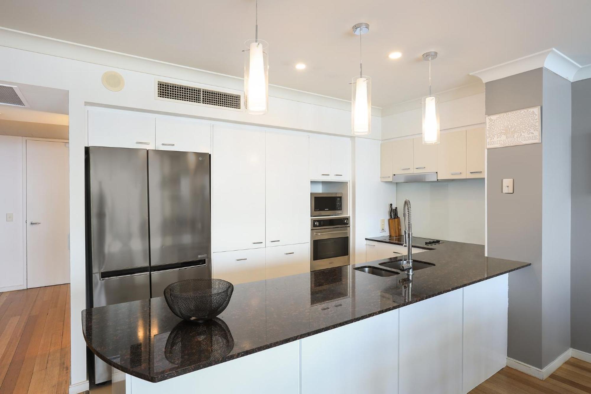 Chevron Renaissance Managed By Gchs Apartment