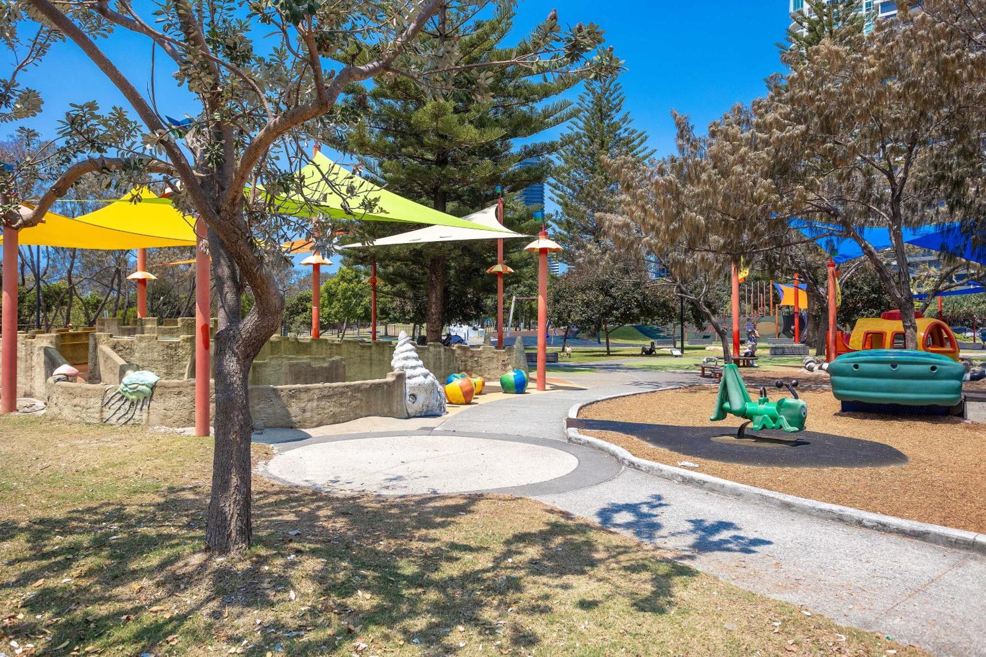 Sandy Shores - Large Family Retreat Holiday home