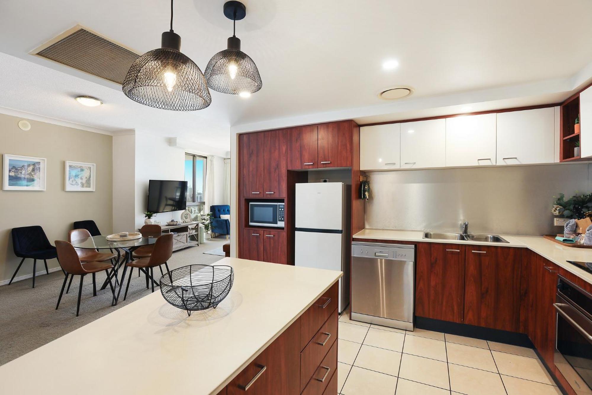 Chevron Renaissance Managed By Gchs * Gold Coast