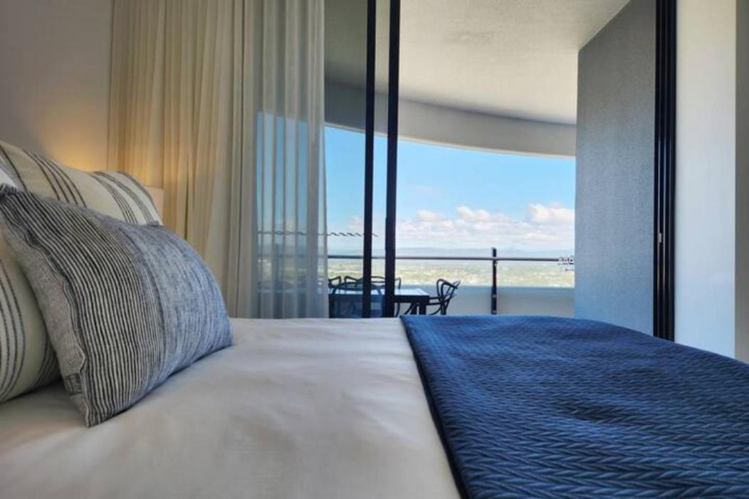 Apartment Modern Luxury With Breathtaking Ocean Views Gold Coast