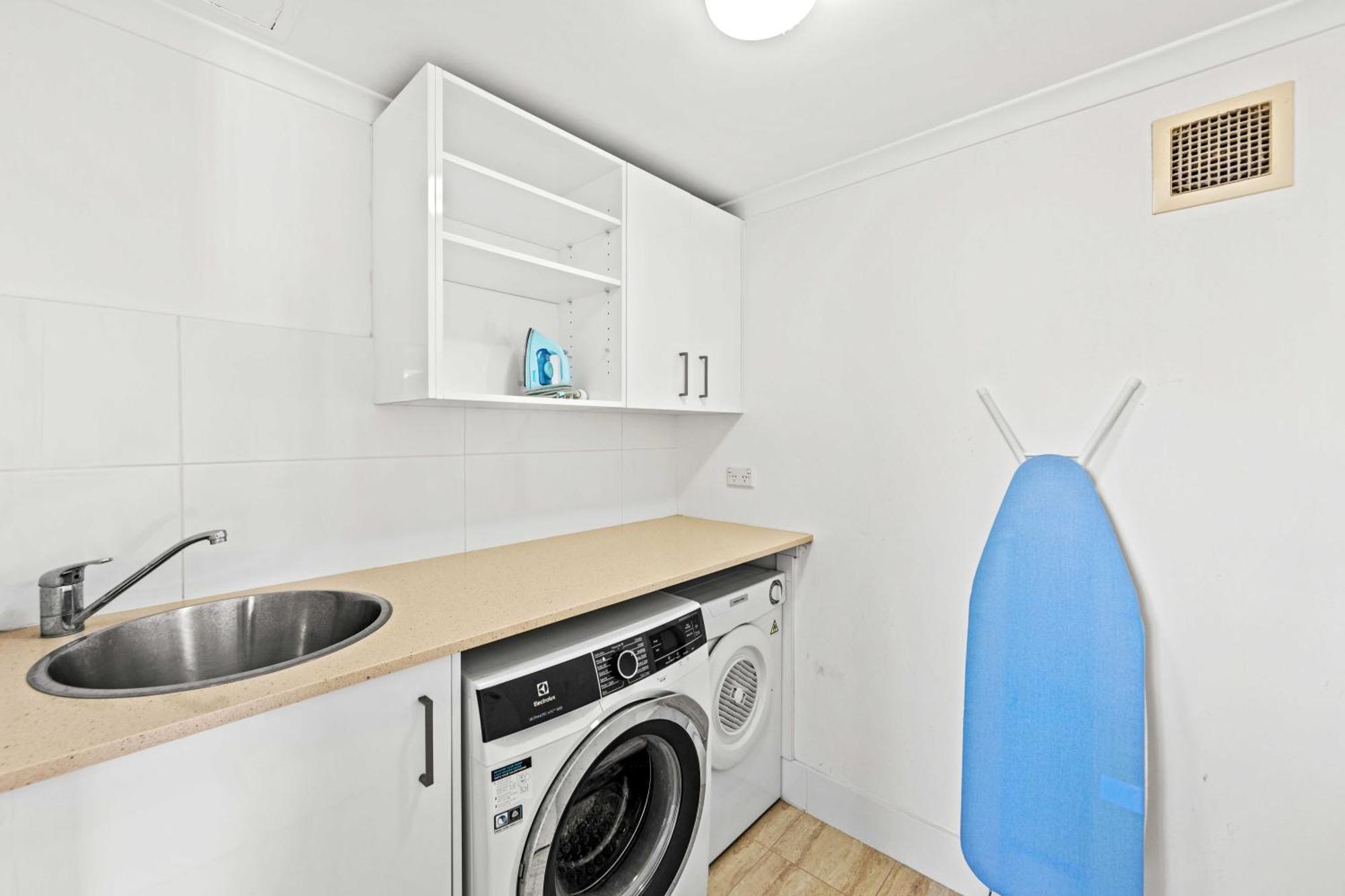 Southern Cross Beachfront Aparthotel 4*