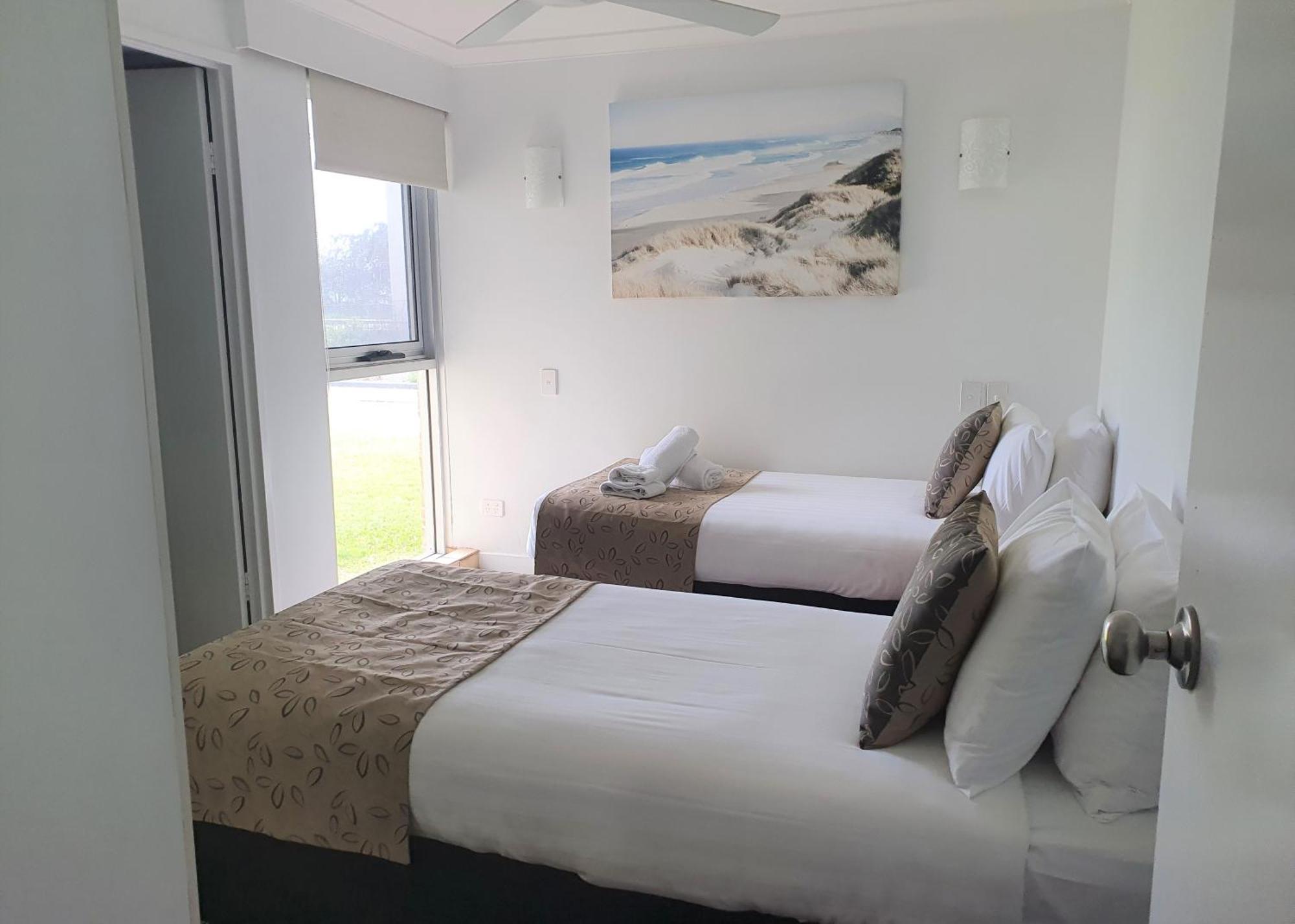 Pacific Surf Absolute Beachfront 3*