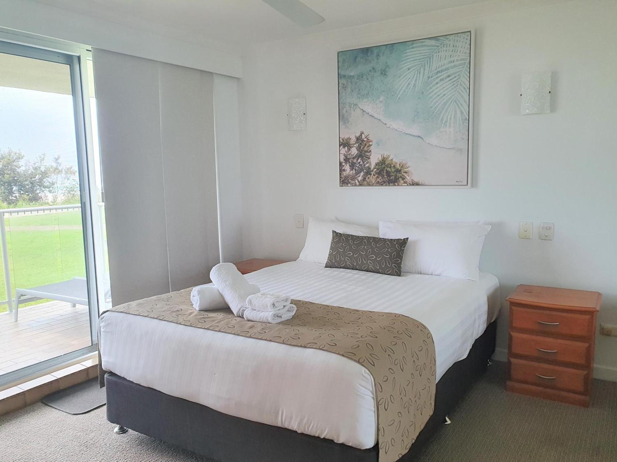 Pacific Surf Absolute Beachfront 3* Gold Coast