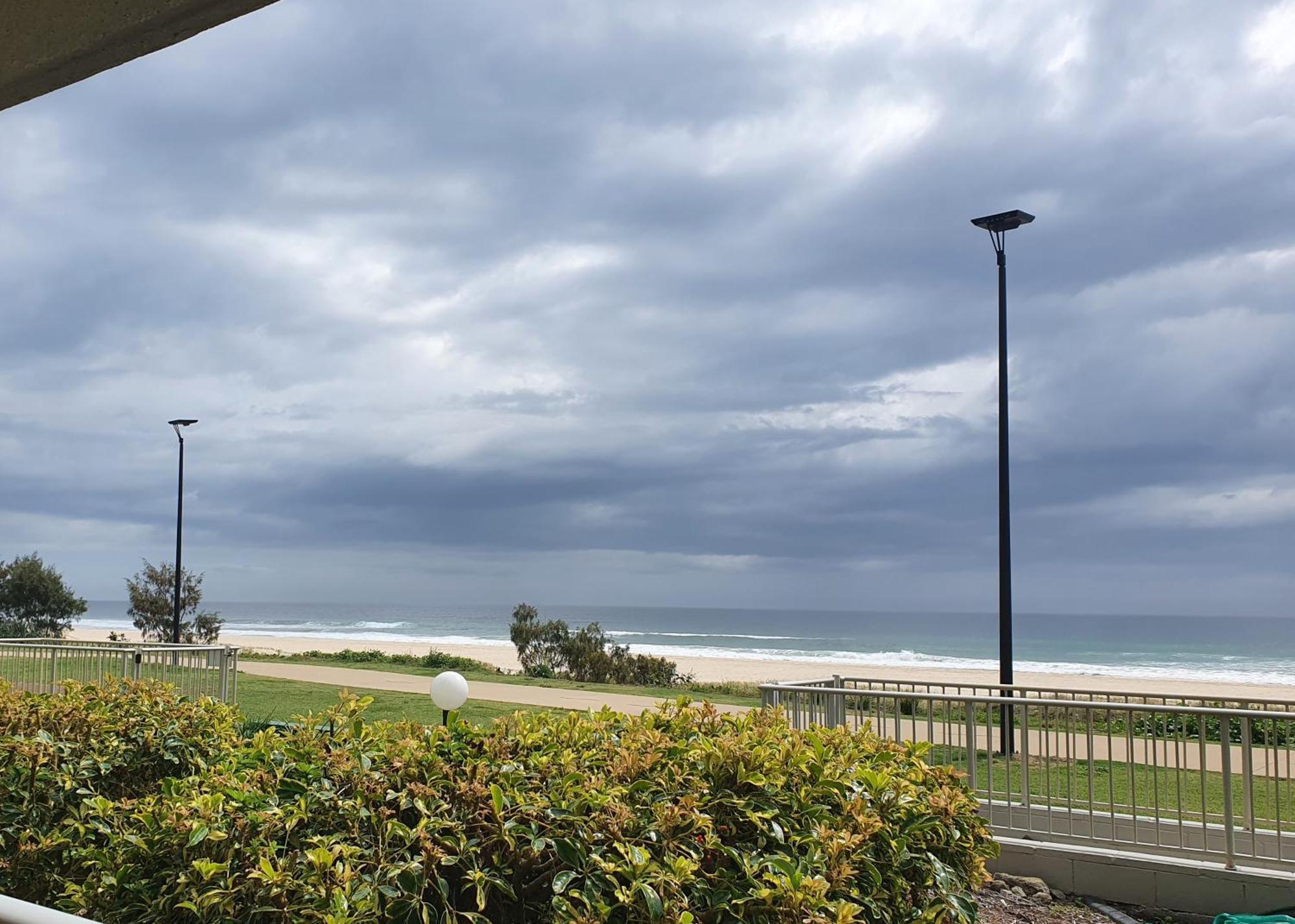 Pacific Surf Absolute Beachfront 3*