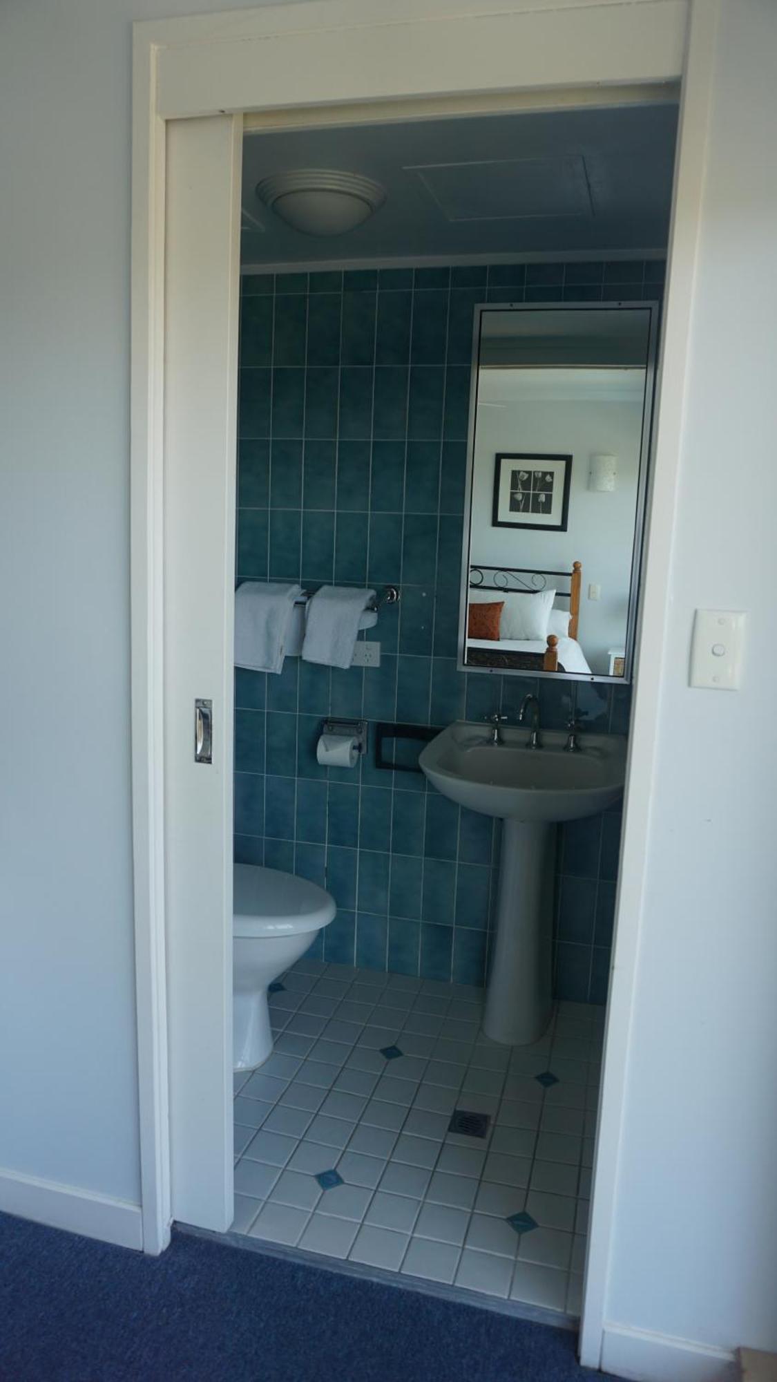 Pacific Surf Absolute Beachfront Aparthotel 3*