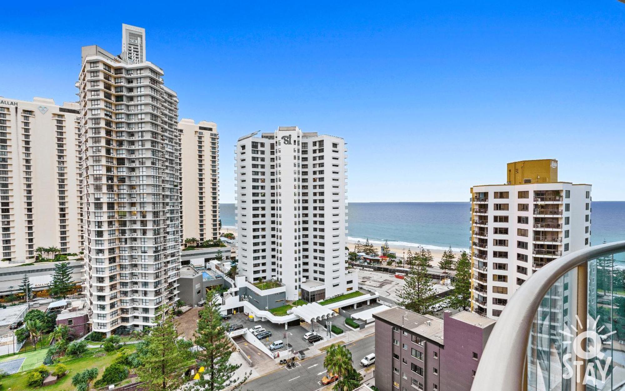 Legends Surfers Paradise Mid Week Madness Deal - Q Apartment Gold Coast