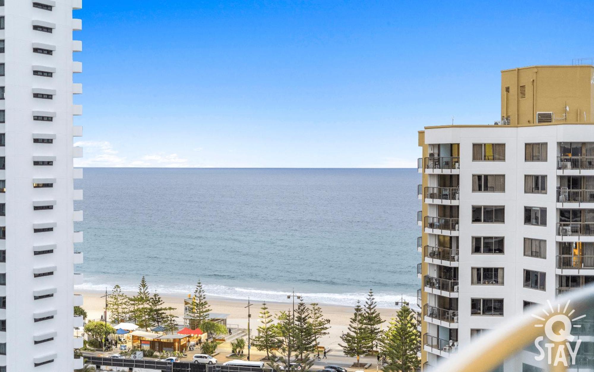 Legends Surfers Paradise Mid Week Madness Deal - Q