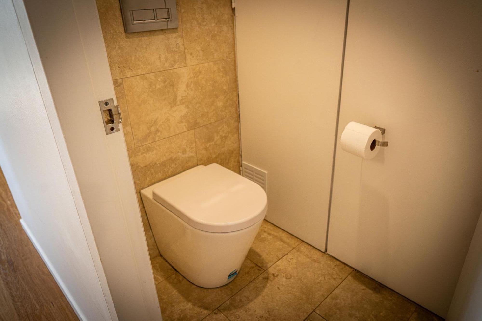 Entire Beachside 2 Bedroom Unit *