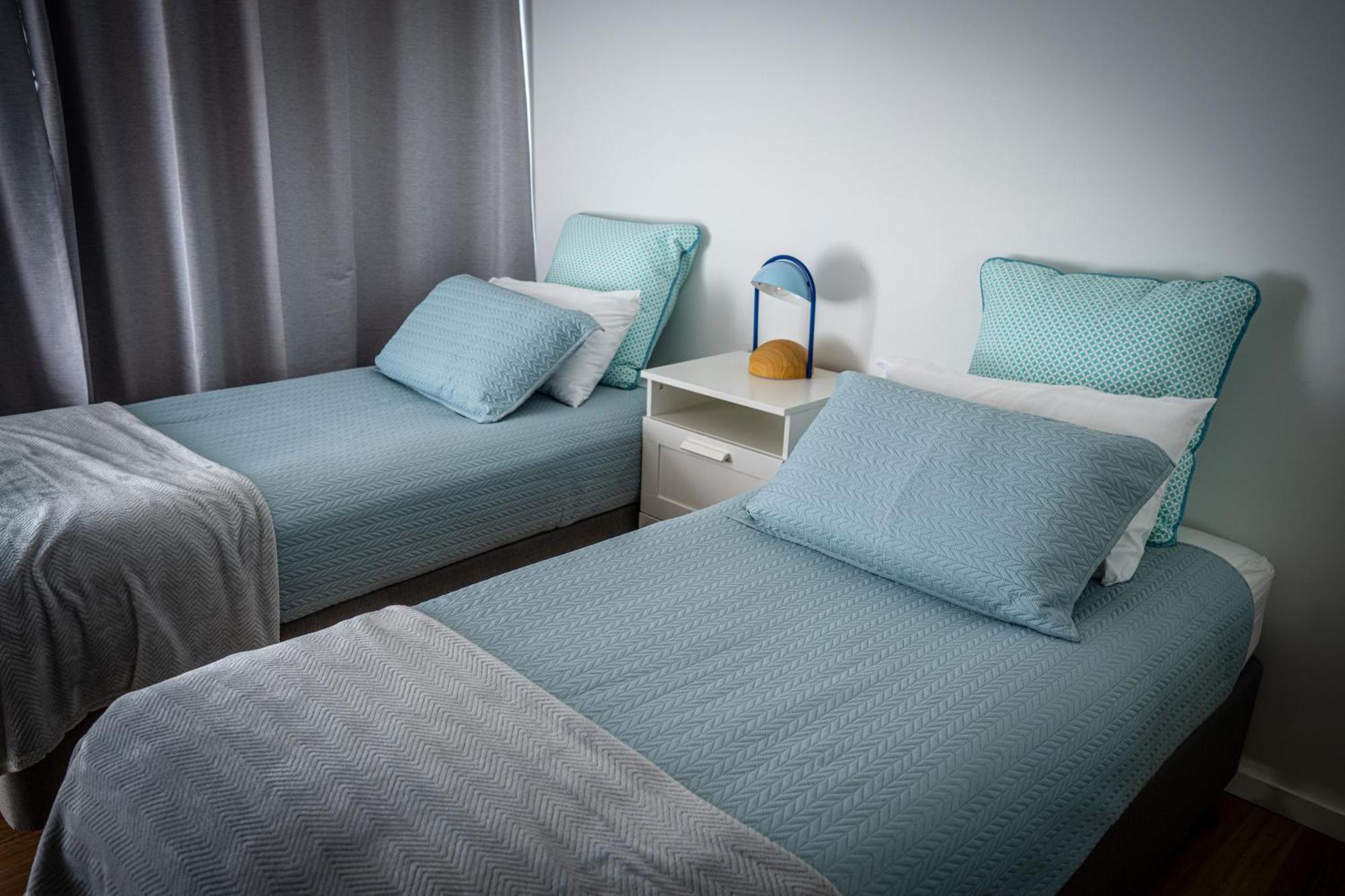 Entire Beachside 2 Bedroom Unit * Gold Coast