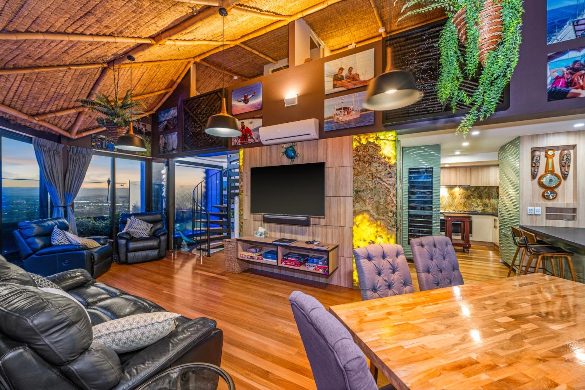 Burleigh Esplanade Aparthotel 4*