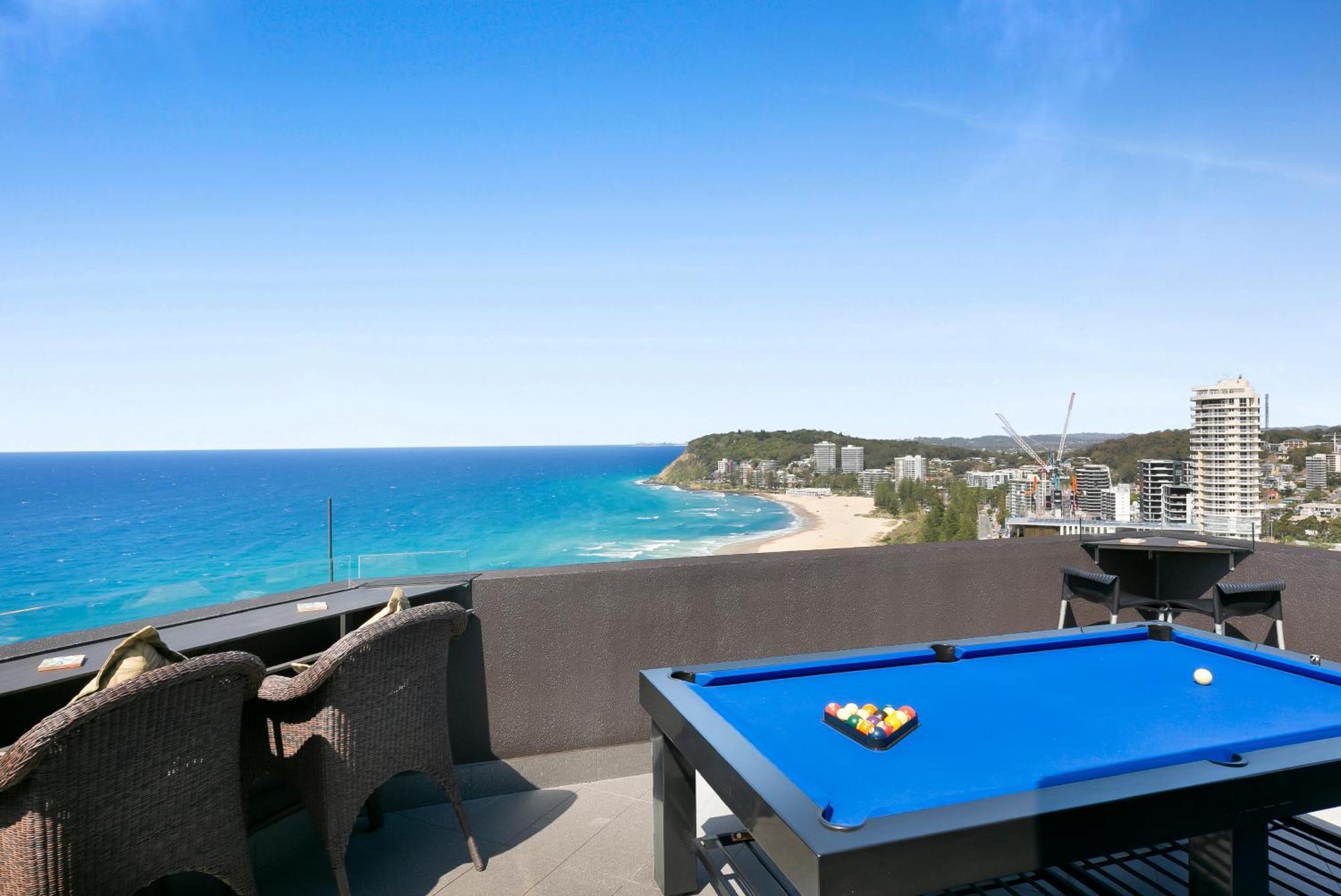 Burleigh Esplanade Aparthotel 4*