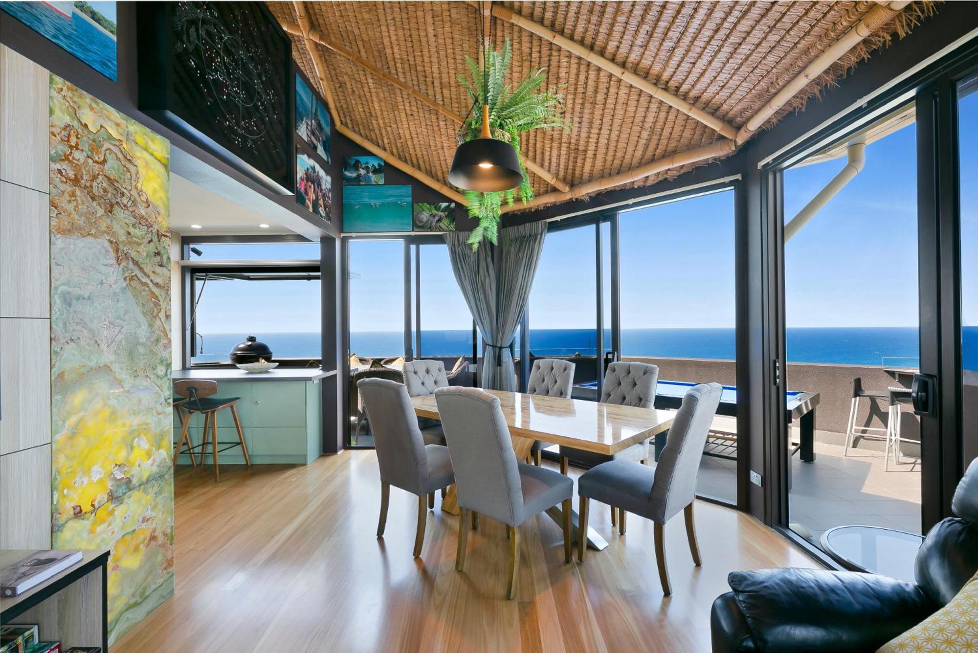 Burleigh Esplanade Aparthotel