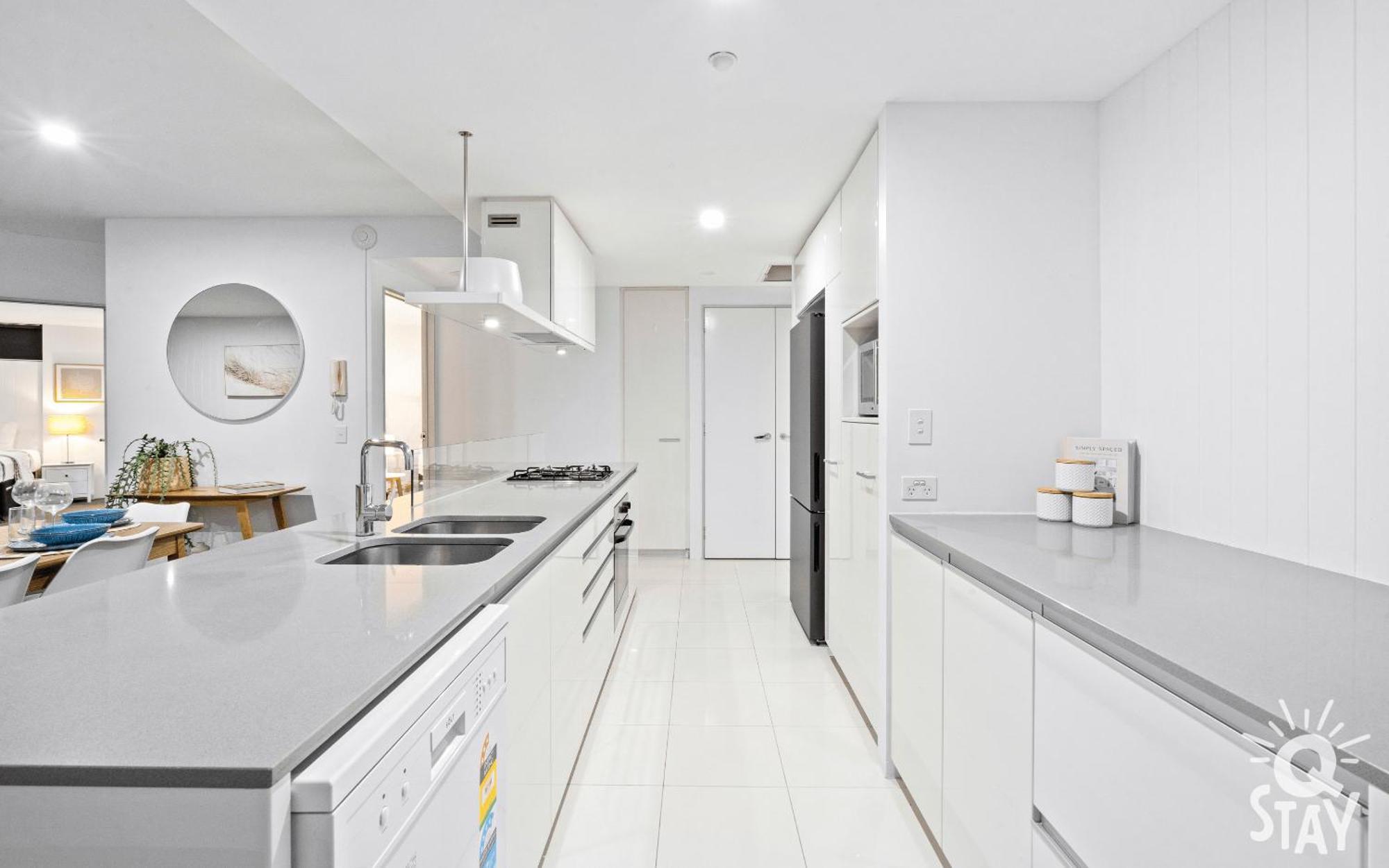 Apartment Spectacular Family Kids Free 3 Bedroom Ocean At Circle On Cavill - Q *
