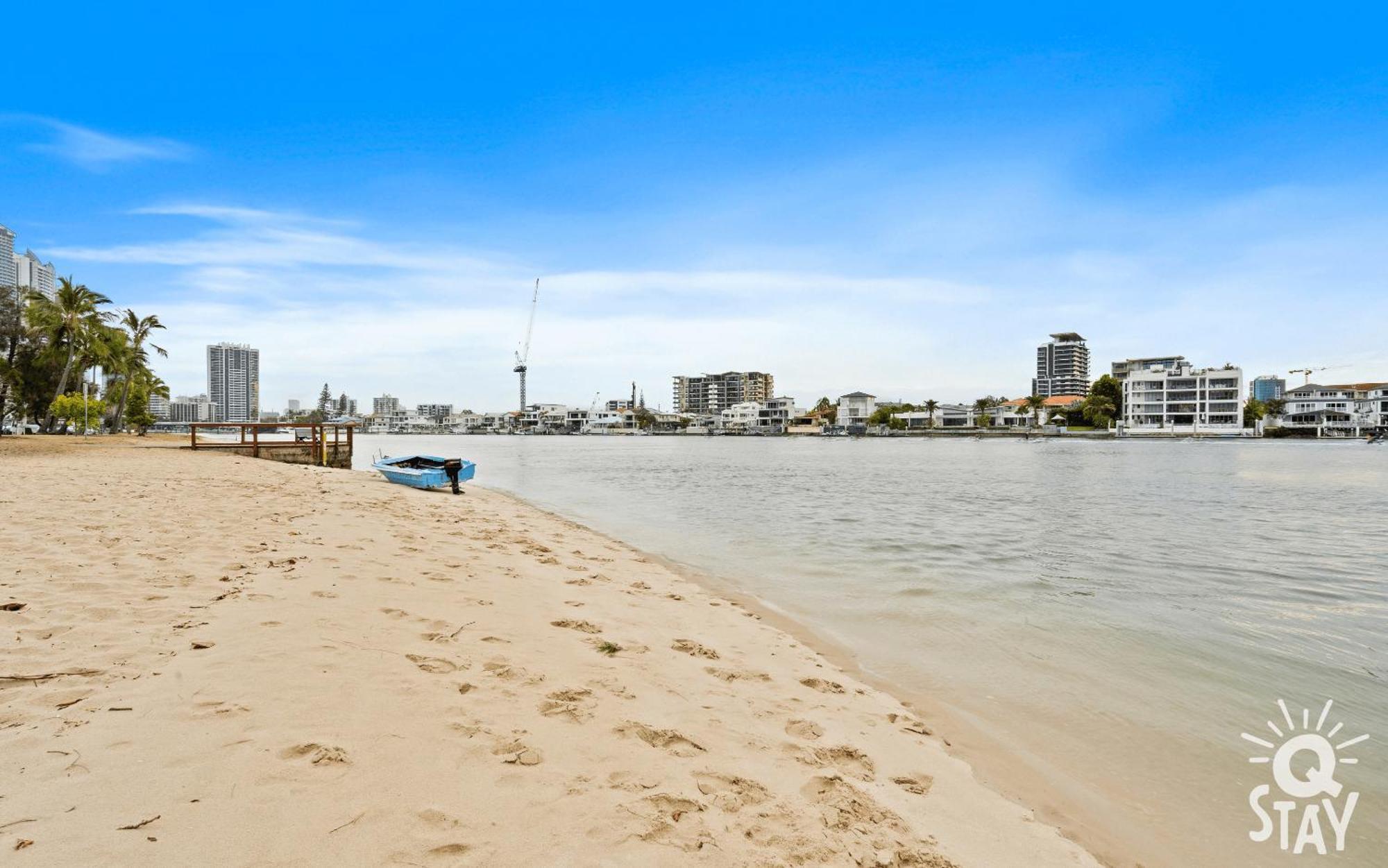 3 Bedroom Villa's In Surfers Paradise - Q Gold Coast