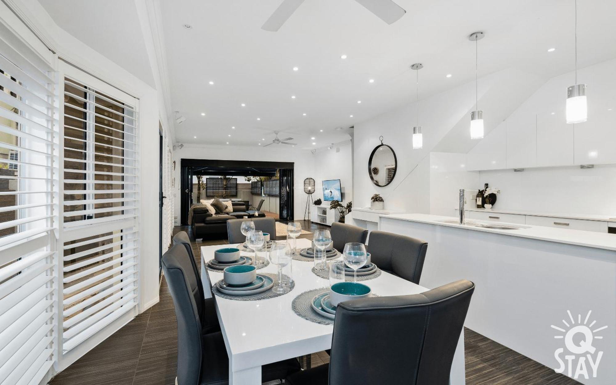 3 Bedroom Villa's In Surfers Paradise - Q Gold Coast