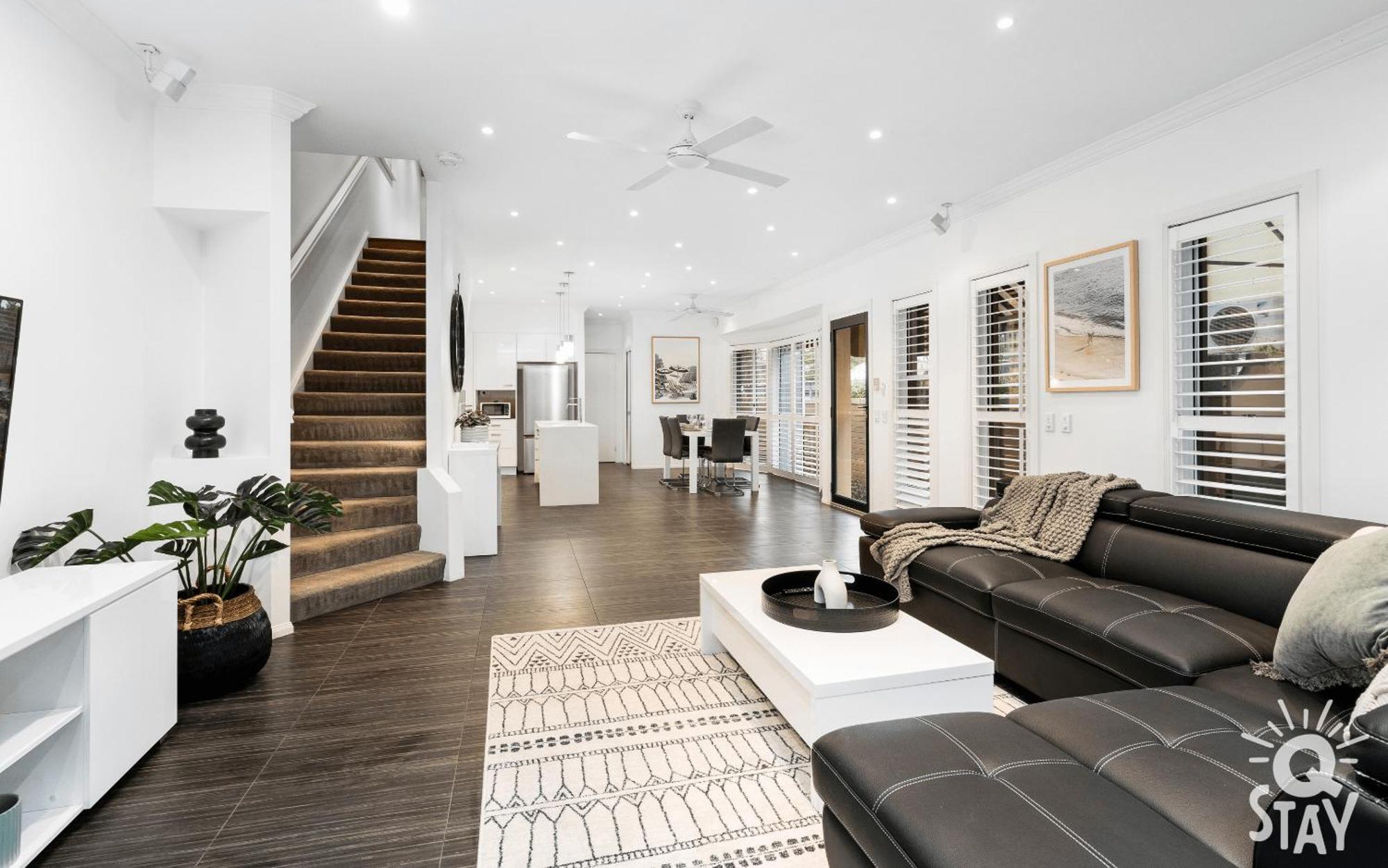 3 Bedroom Villa's In Surfers Paradise - Q