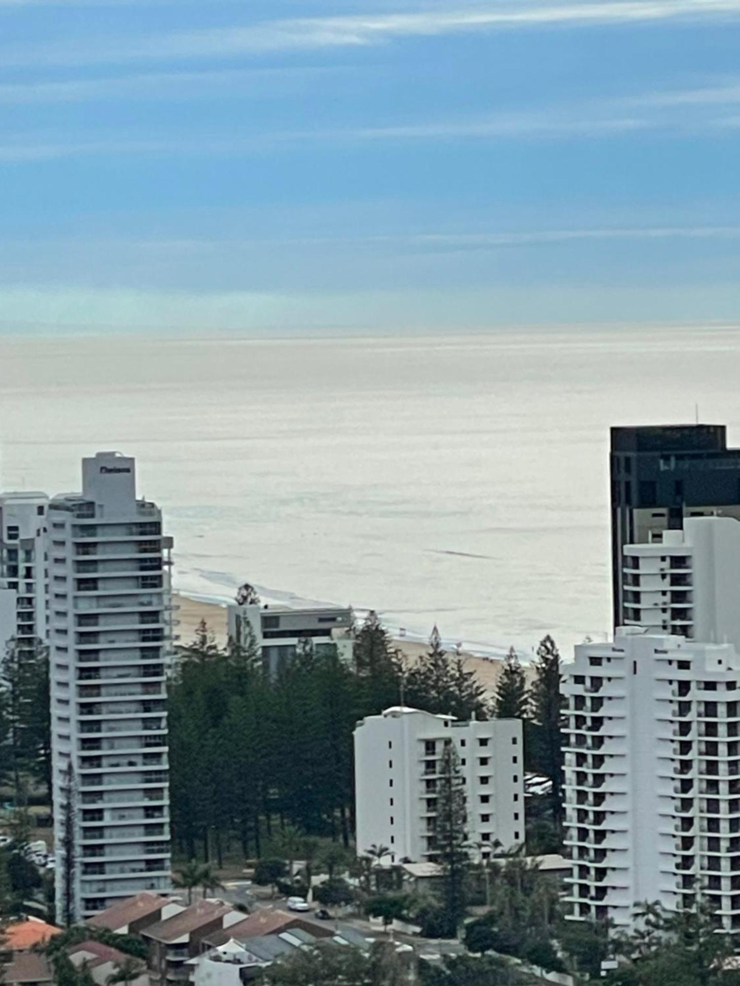 Oracle Broadbeach: Luxurious Sky With Panoramic Views