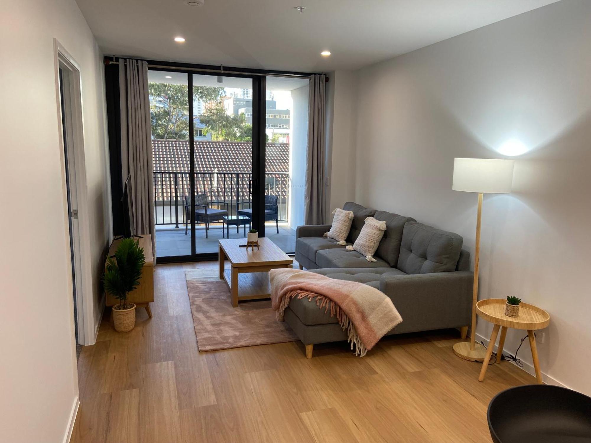 Riverside In Apartment *