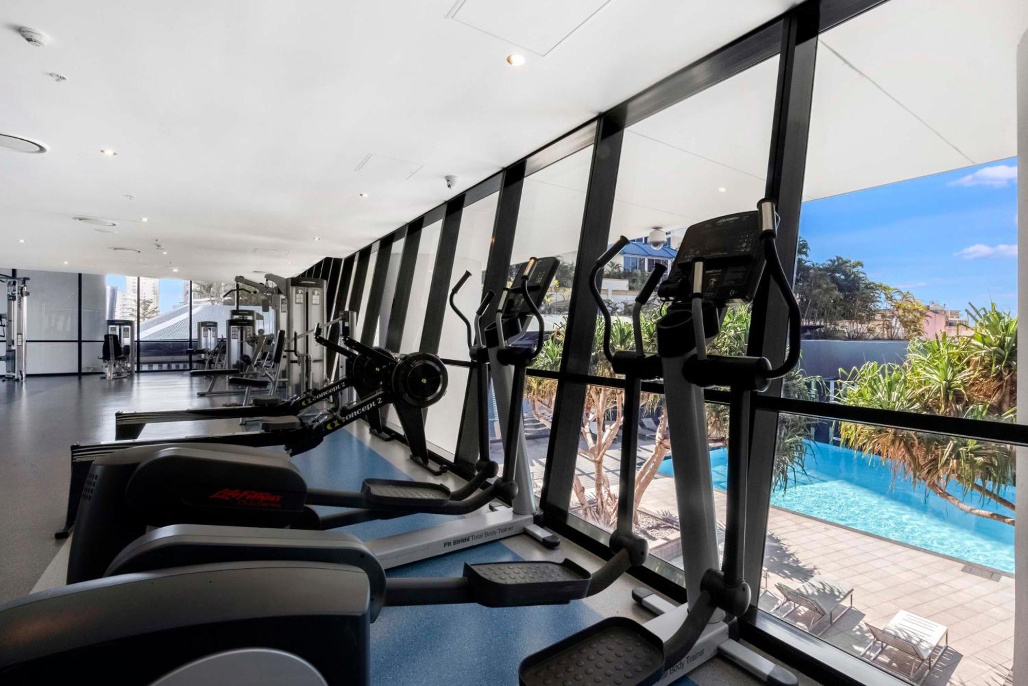 Apartment Ocean Views! - One Bedroom With - From Level 9 - Circle On Cavill - Self Contained & Privately Managed - Wow Gold Coast
