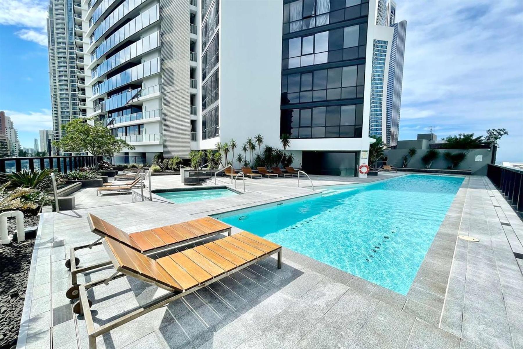 Sealuxe - Surfers Paradise