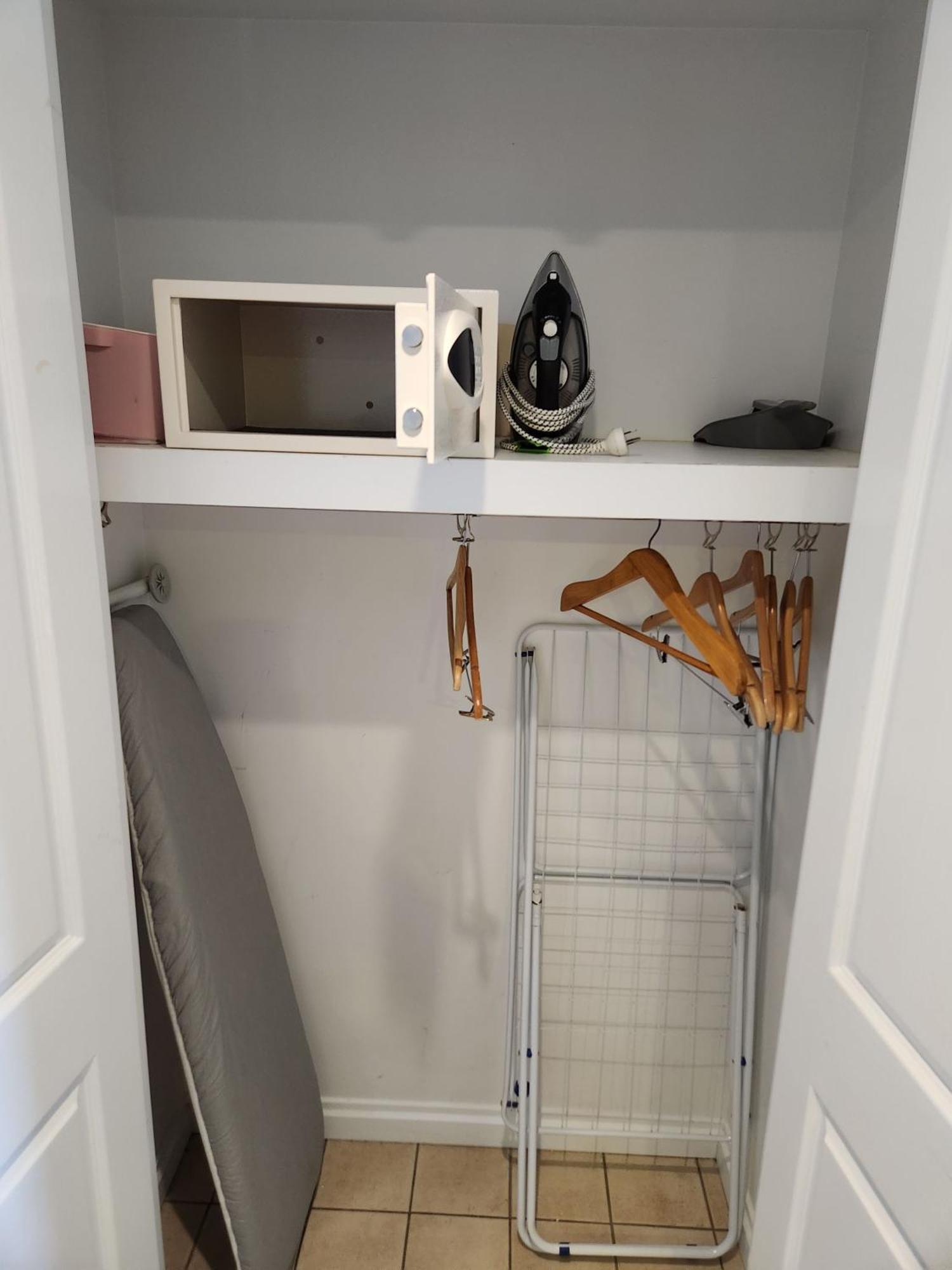 Surfers Ocean View. Large Fridge, Washing Machine, Wifi *