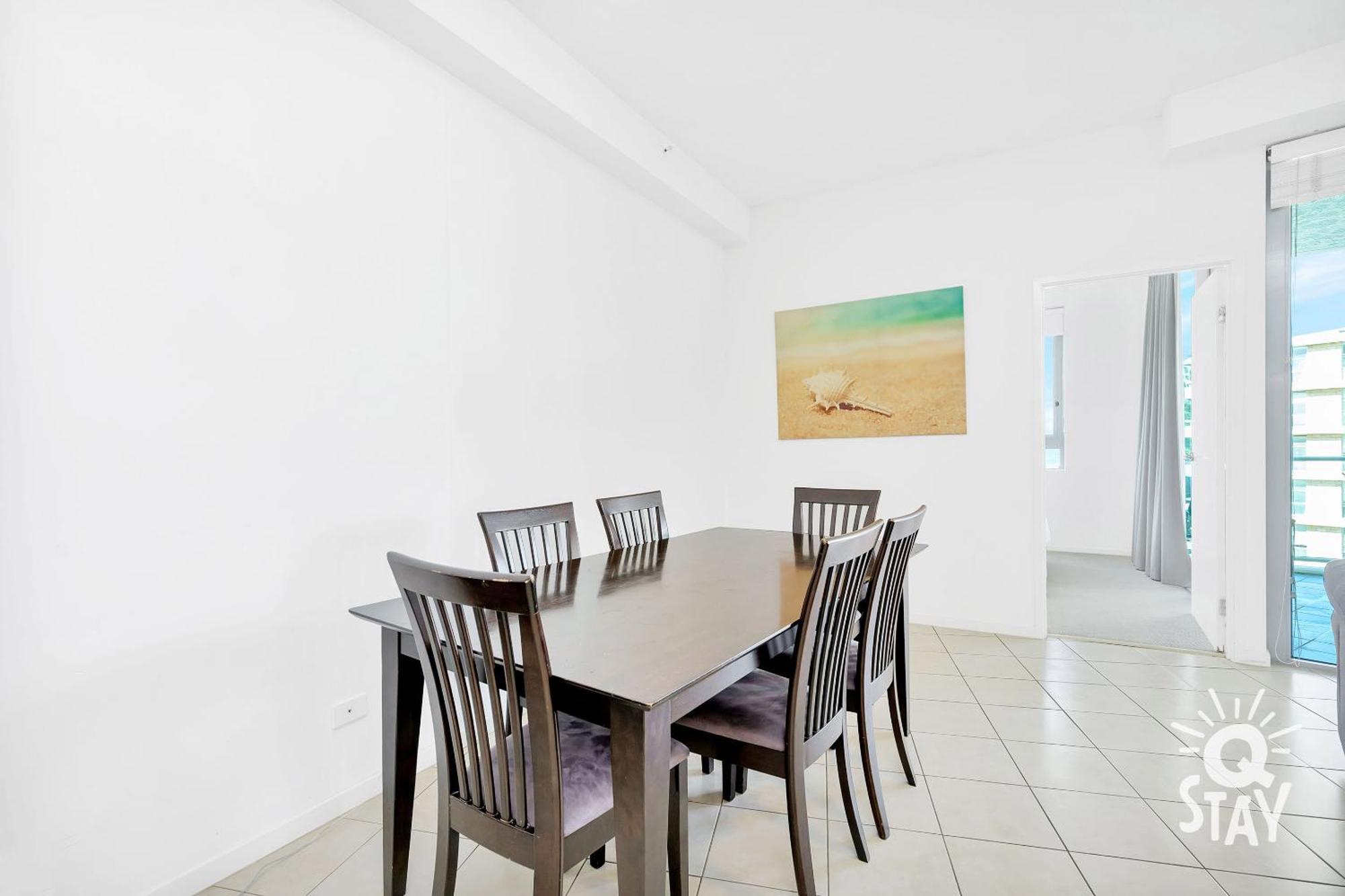 Wings - Qstay Apartment