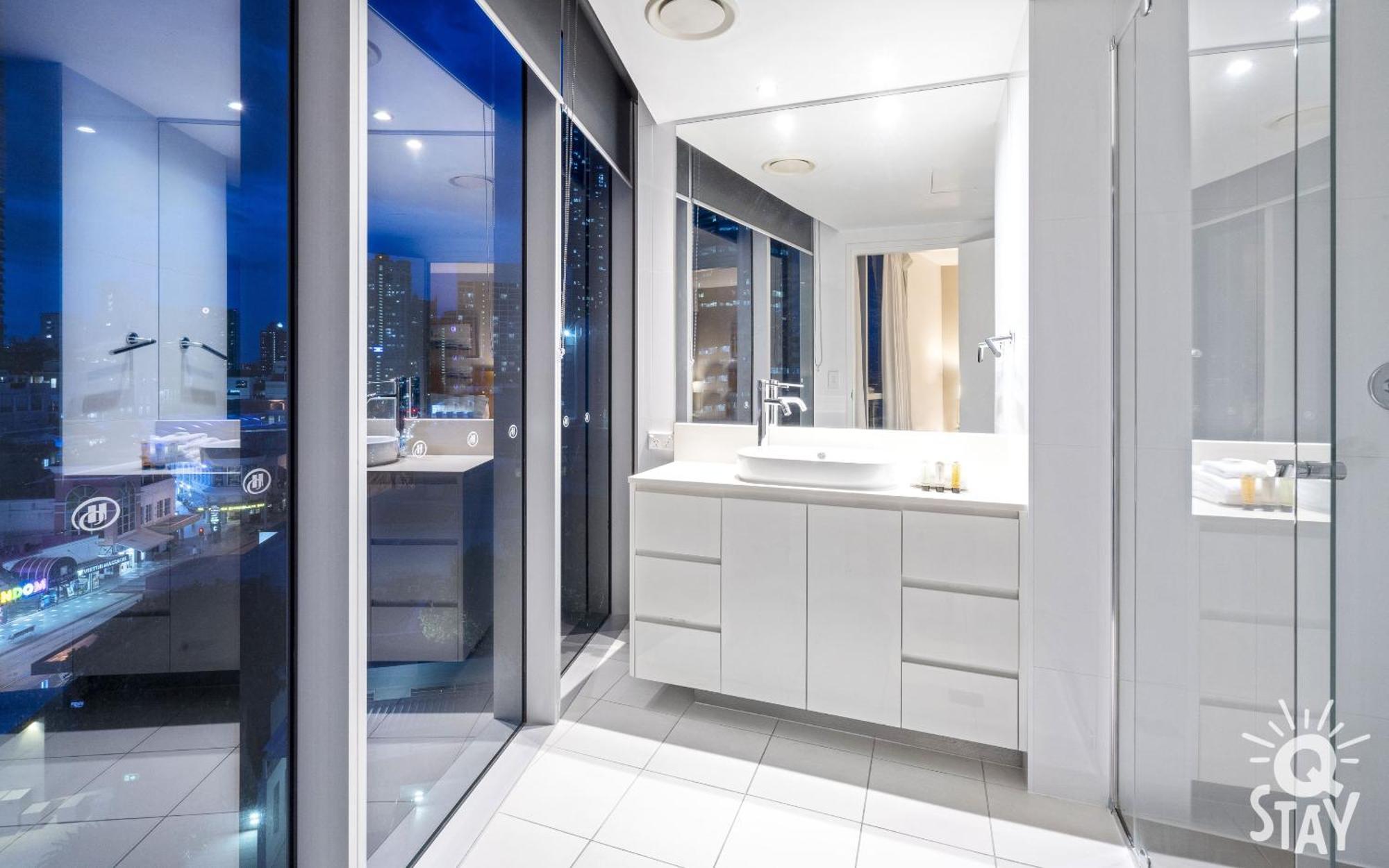 H Residences - Qstay *