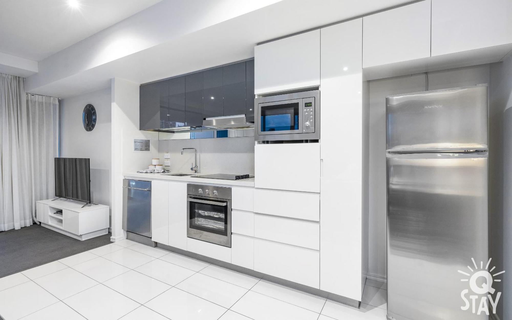 Apartment H'residence Surfers Paradise Mid Week Madness Deal - Q Gold Coast