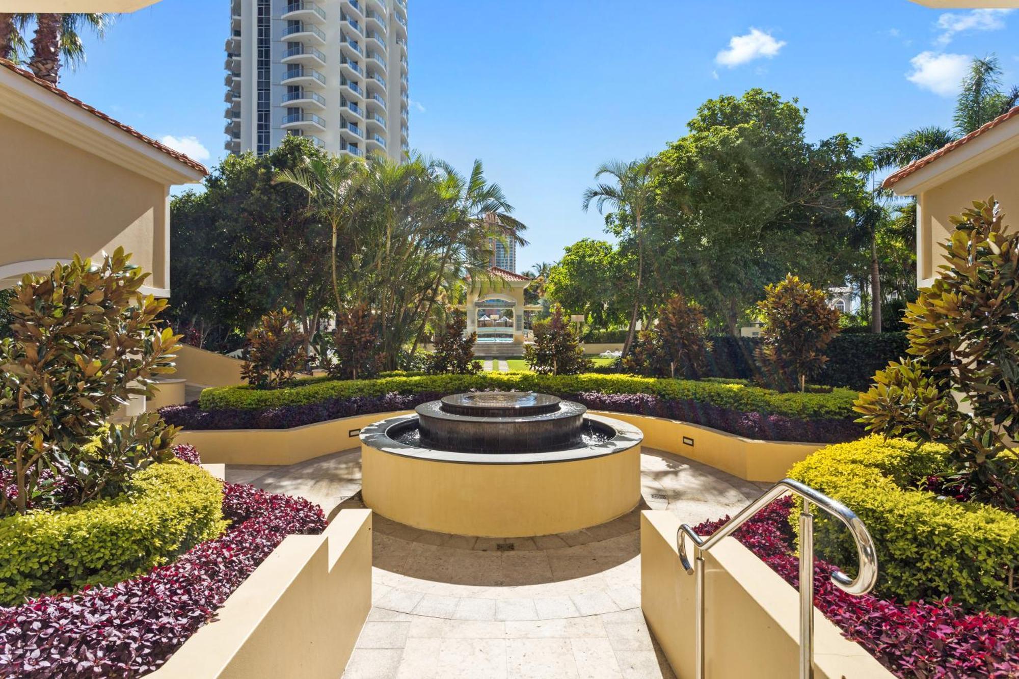 Apartment Chevron Renaissance Gold Coast