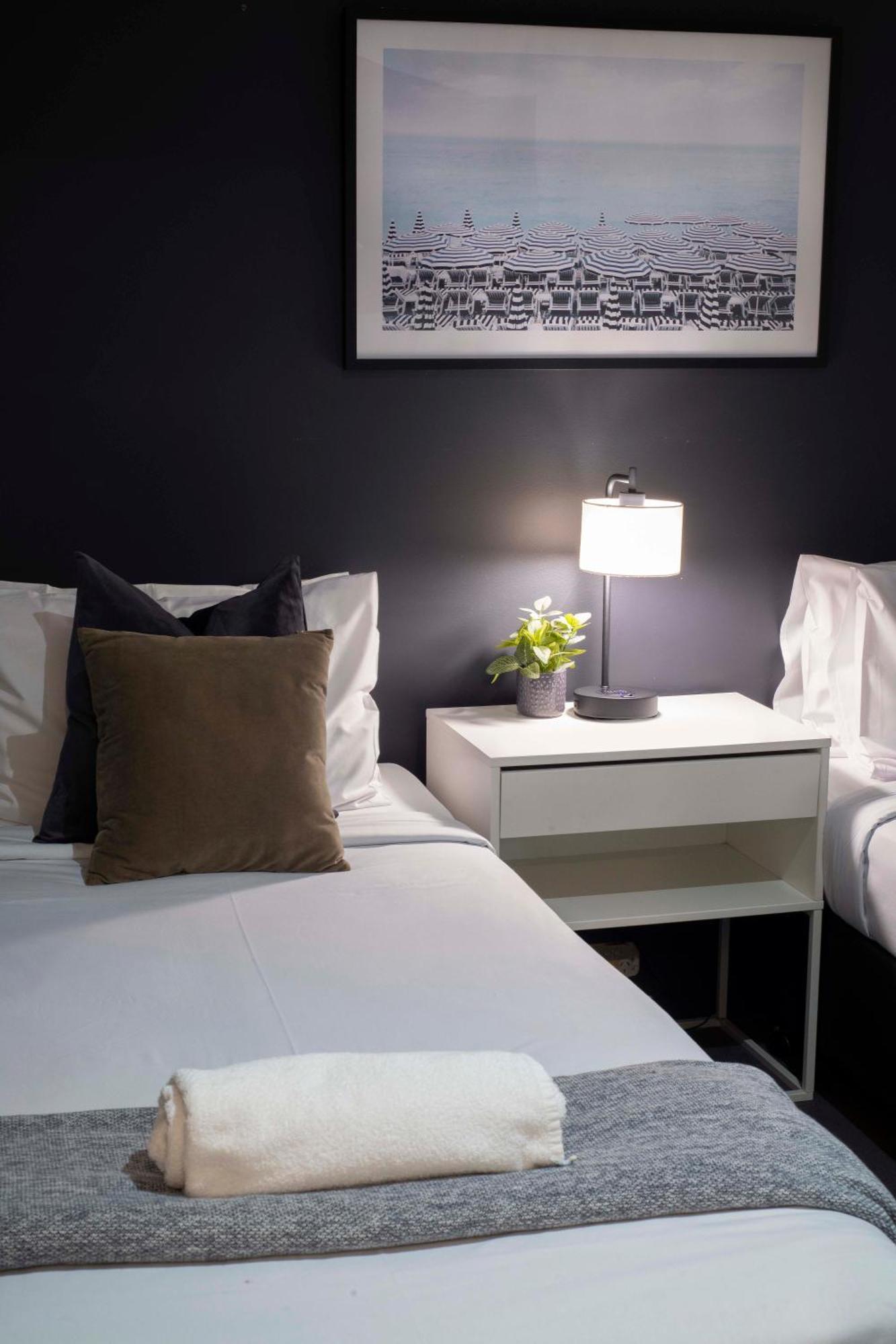 Two Bedroom Self Contained - Circle On Cavill - Privately Managed *