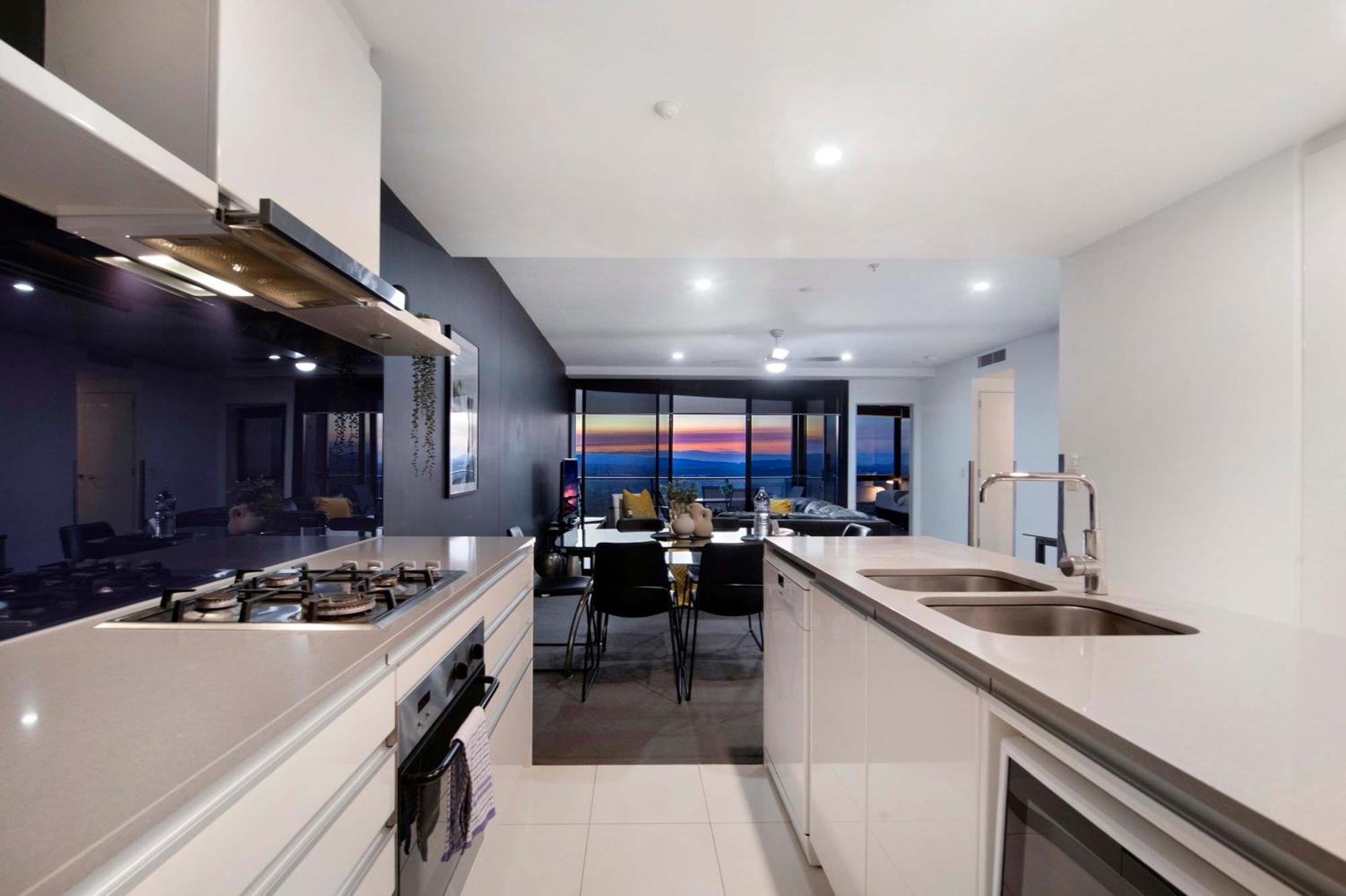 Two Bedroom Self Contained - Circle On Cavill - Privately Managed *