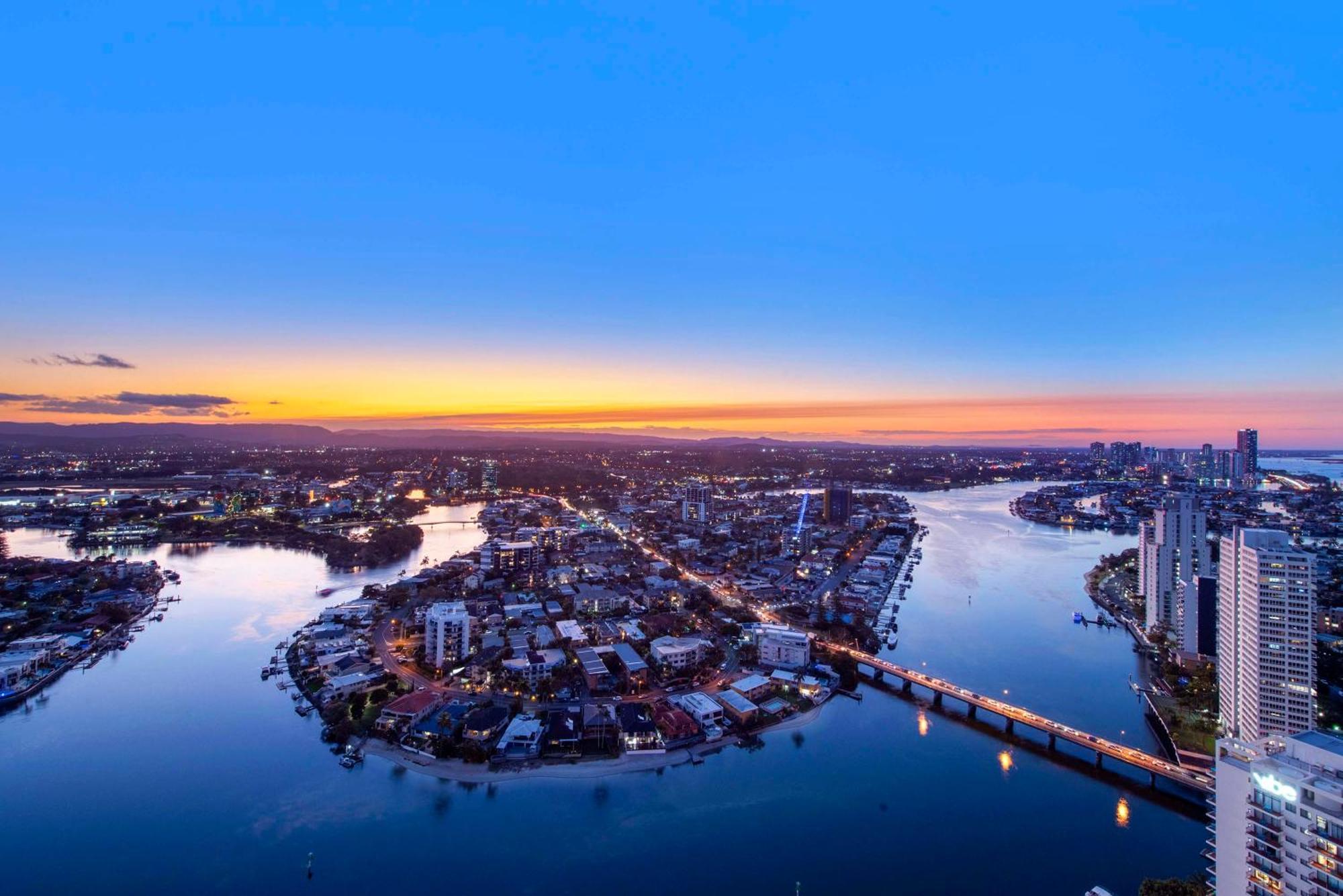 Two Bedroom Self Contained - Circle On Cavill - Privately Managed Apartment Gold Coast