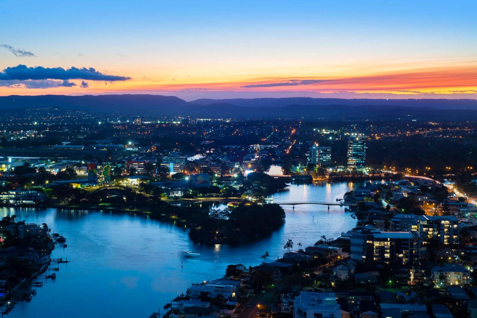 Two Bedroom Self Contained - Circle On Cavill - Privately Managed Gold Coast