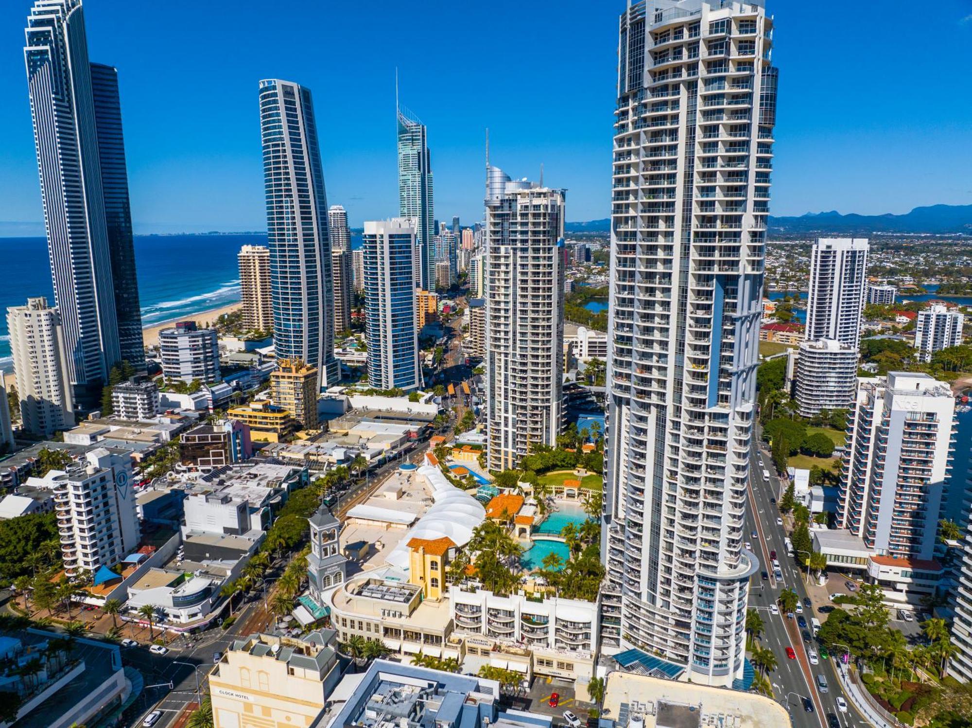 Chevron Renaissance Surfers Paradise Sleeps 10 4th Floor - Optimise Apartment