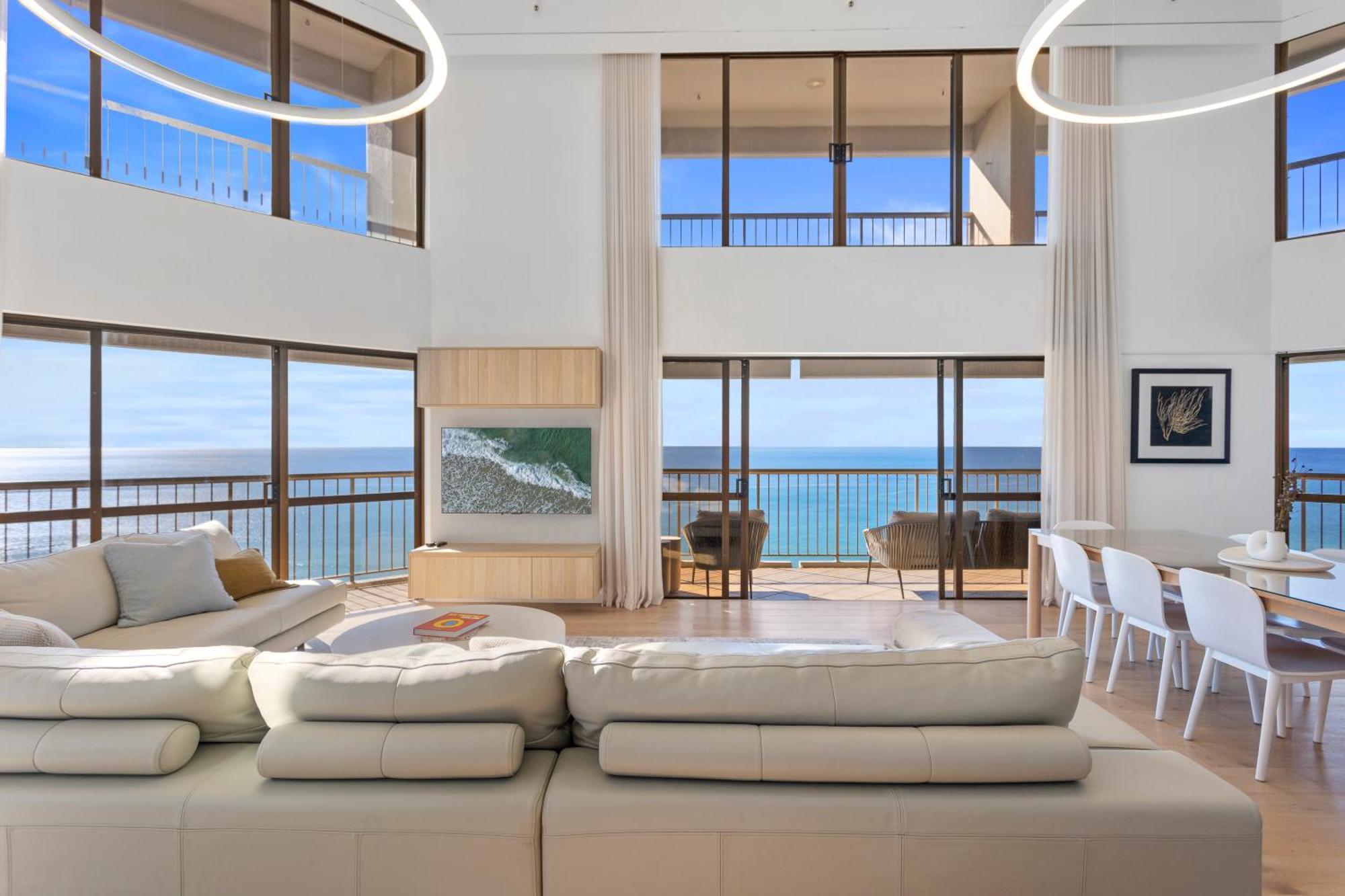 Burleigh Esplanade Aparthotel 4*