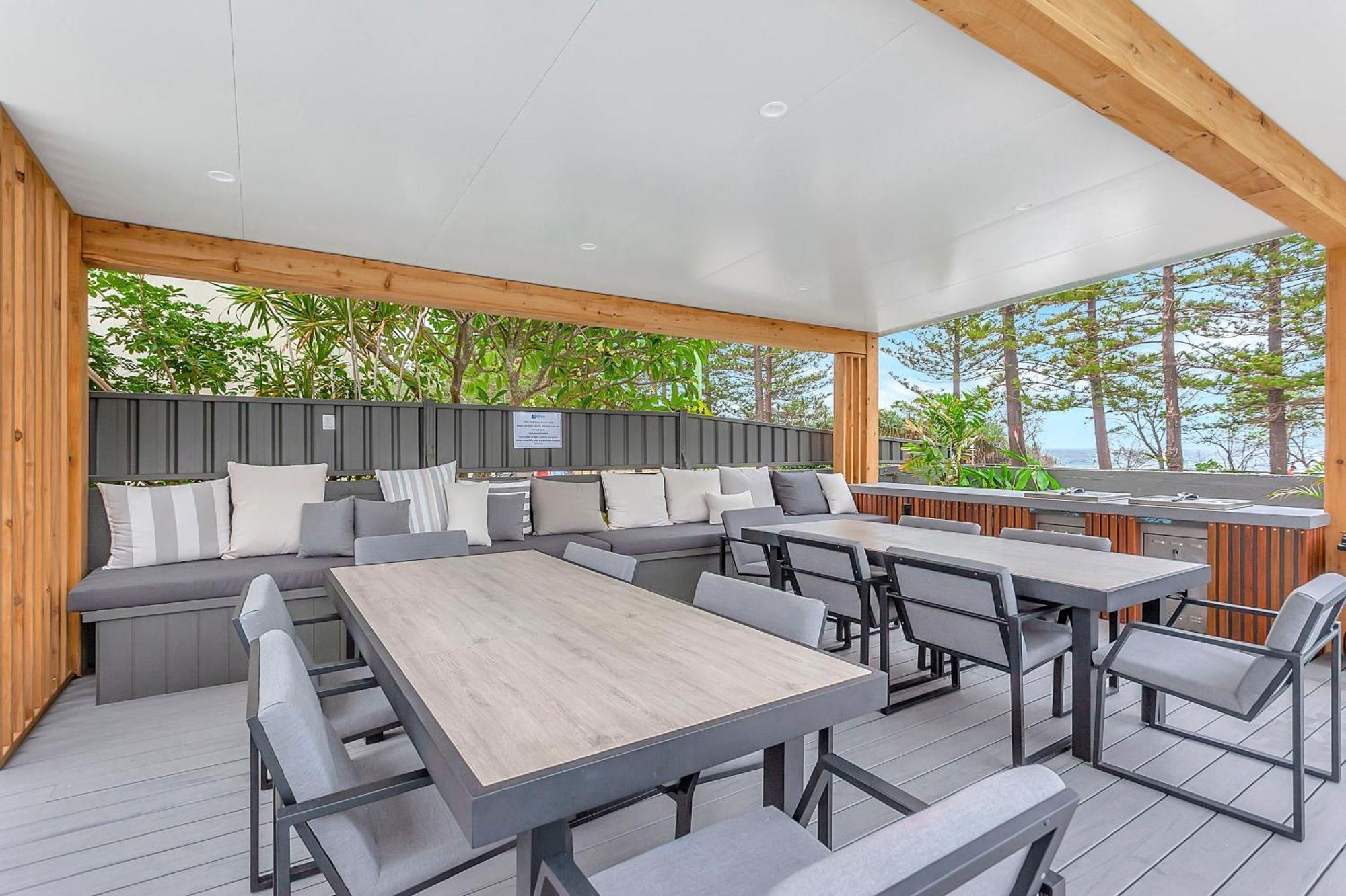 Aparthotel Burleigh Esplanade 4*